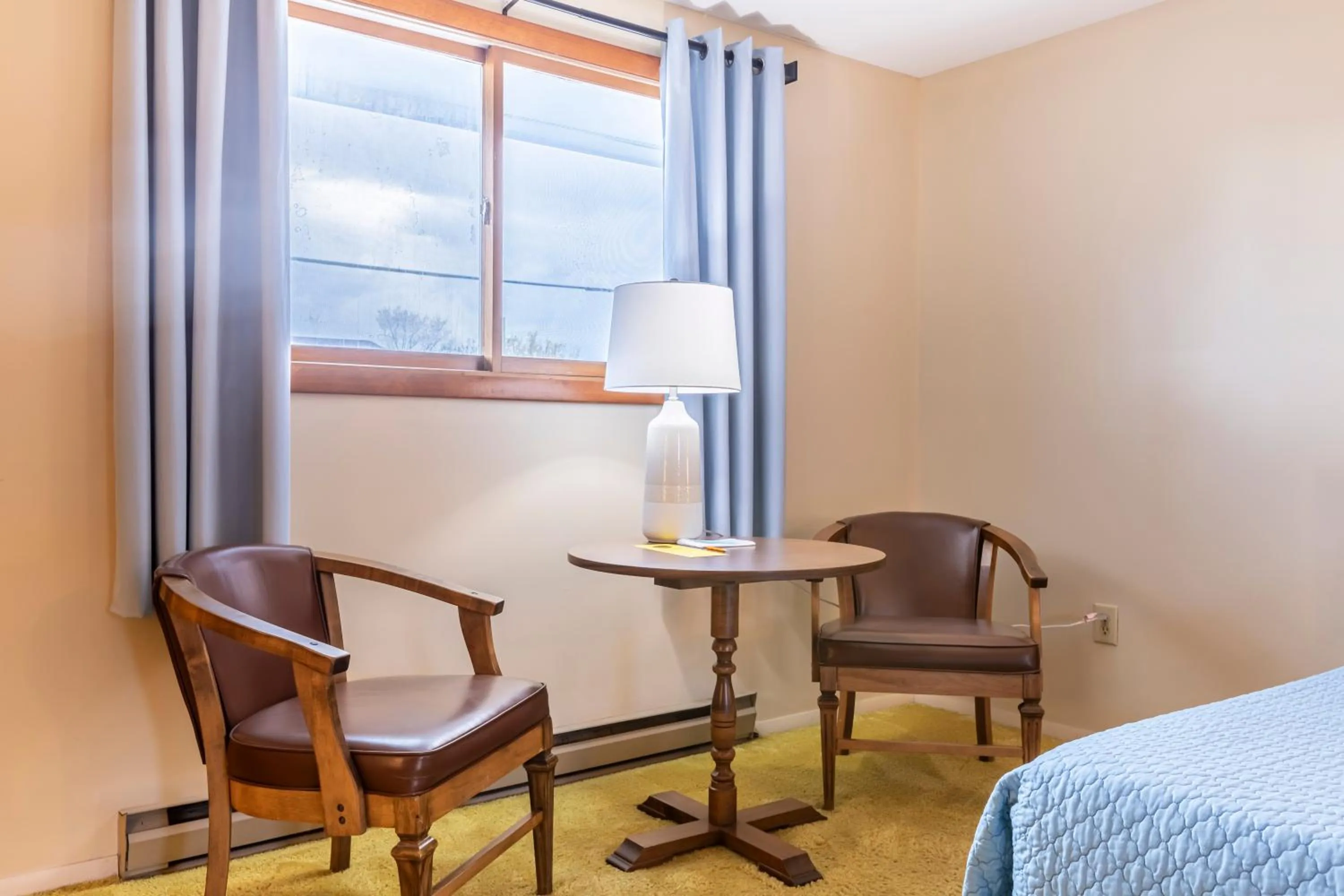 Bed in Inn Between the Beaches & Villager