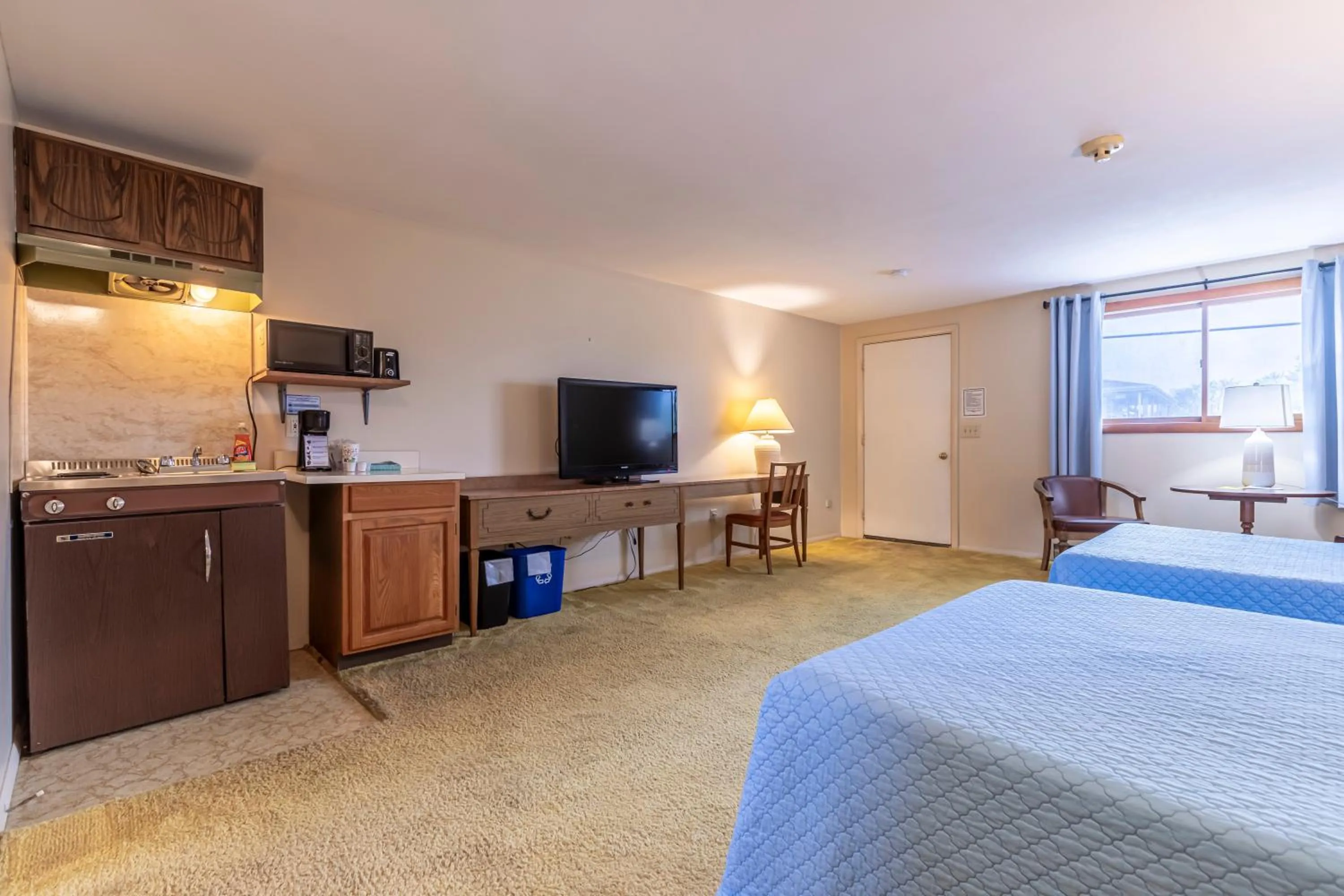 Bed in Inn Between the Beaches & Villager