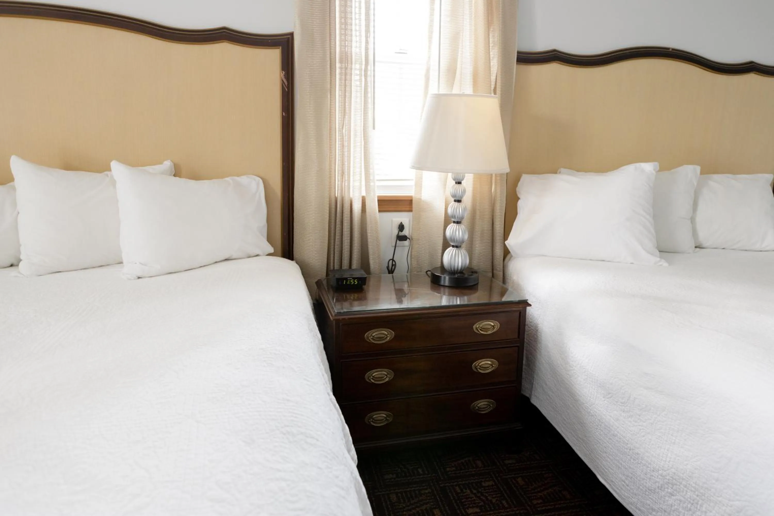 Bed in The Heritage of Lake George