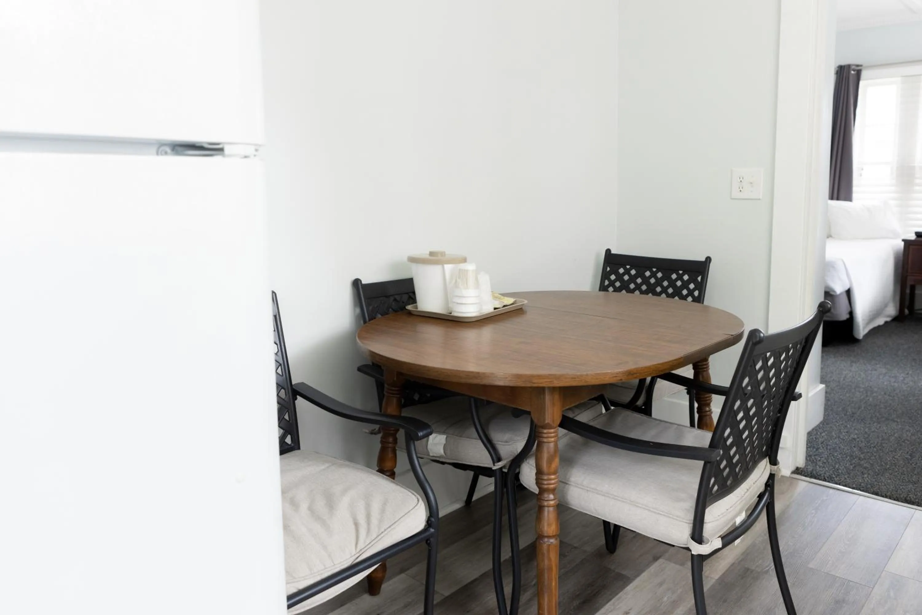 Dining area in The Heritage of Lake George