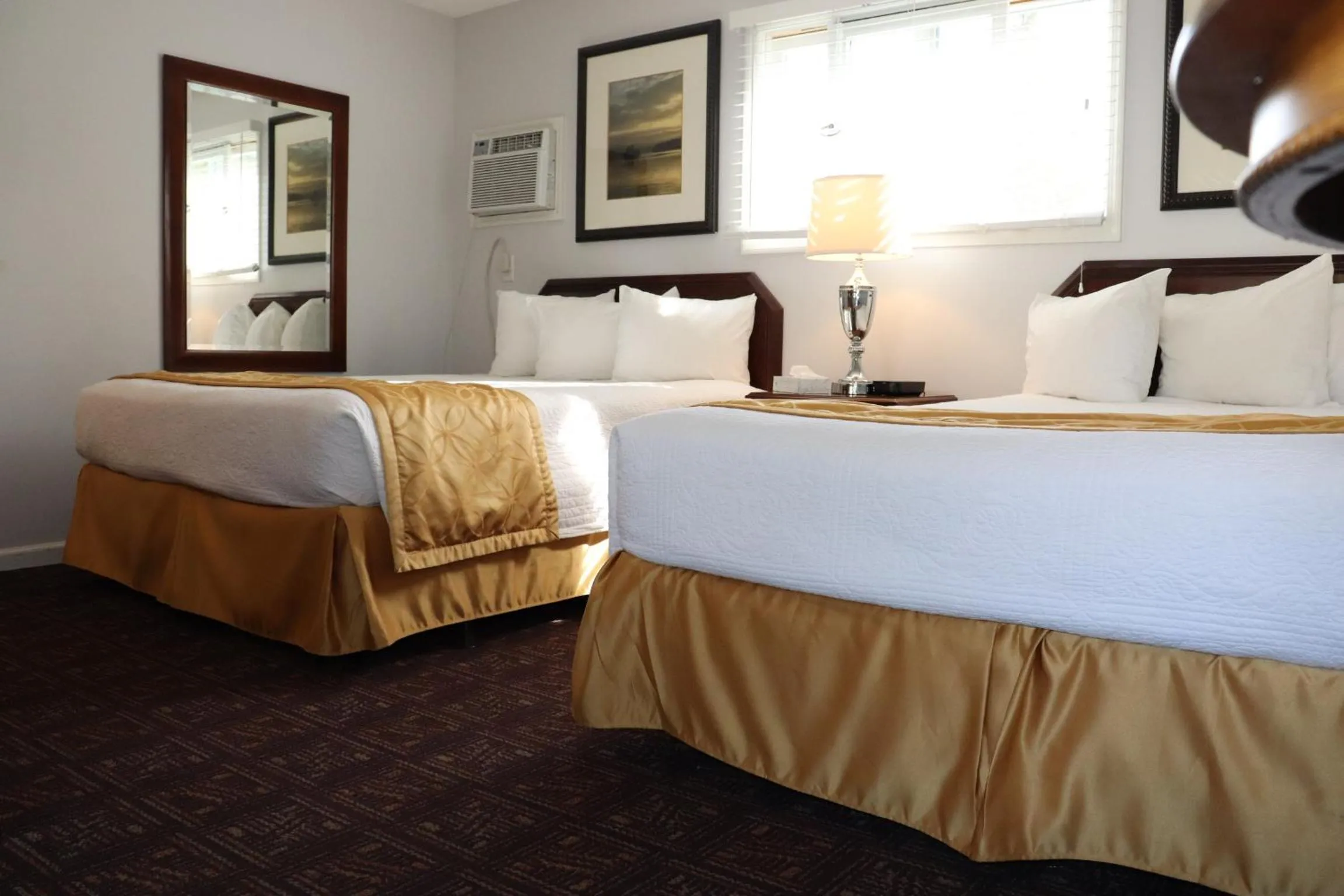 Bedroom, Bed in The Heritage of Lake George