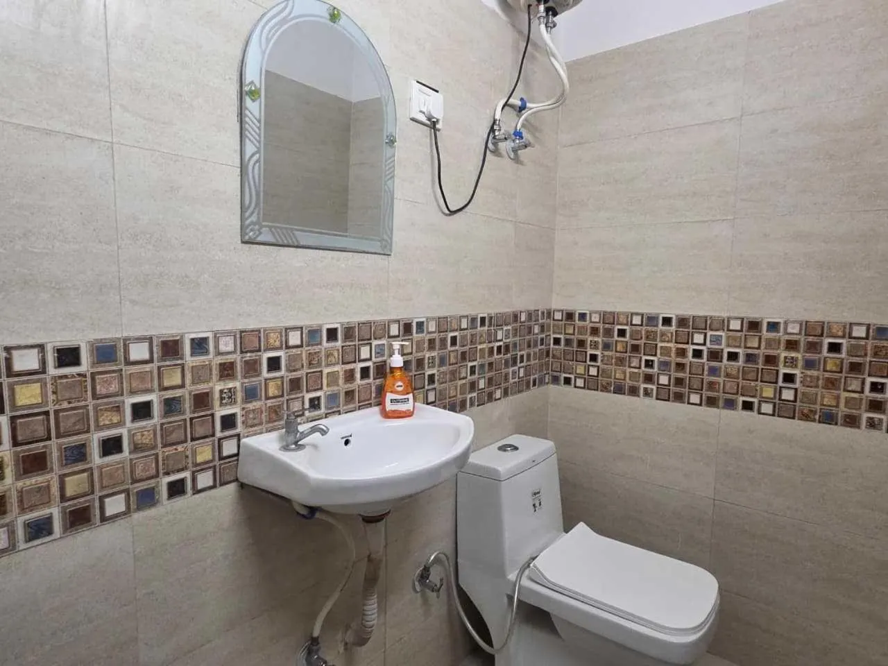 Bathroom in Hotel O Nangloi Railway Station Formerly Chahal Guest House