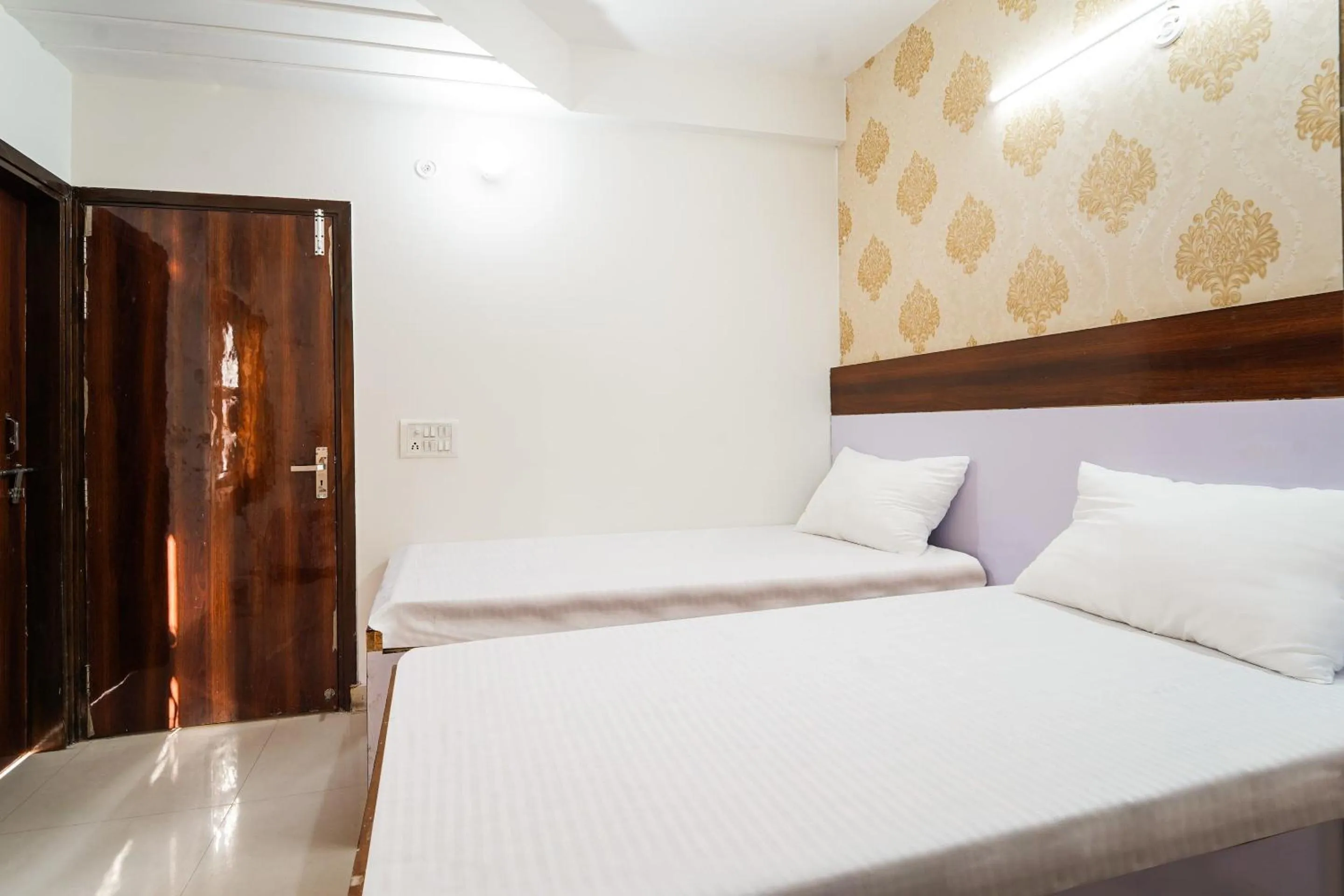 Bedroom, Bed in Super Hotel O Chahal Guest House Near Nangloi Railway Station Metro Station