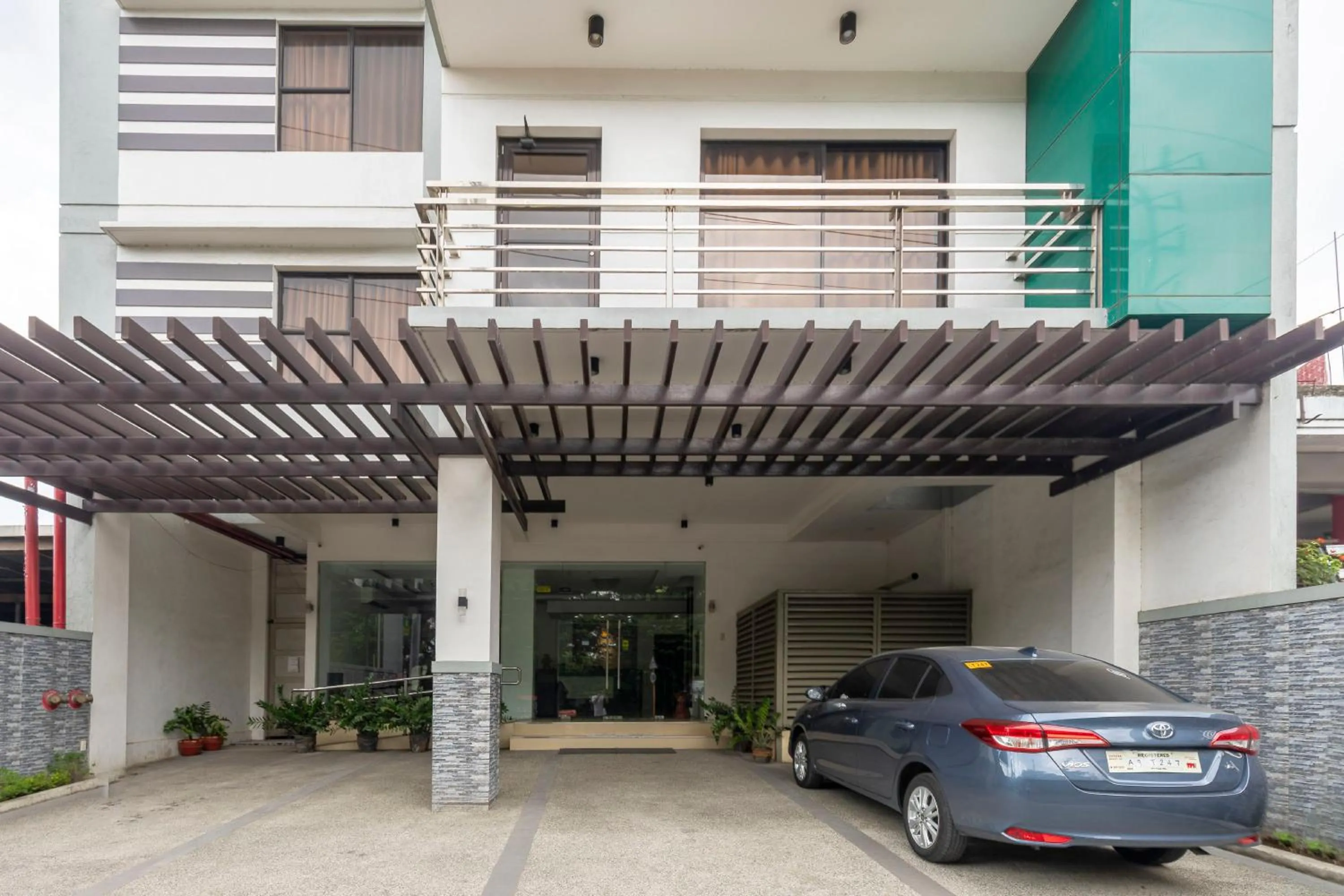 Facade/entrance in Yellowbell Hotel