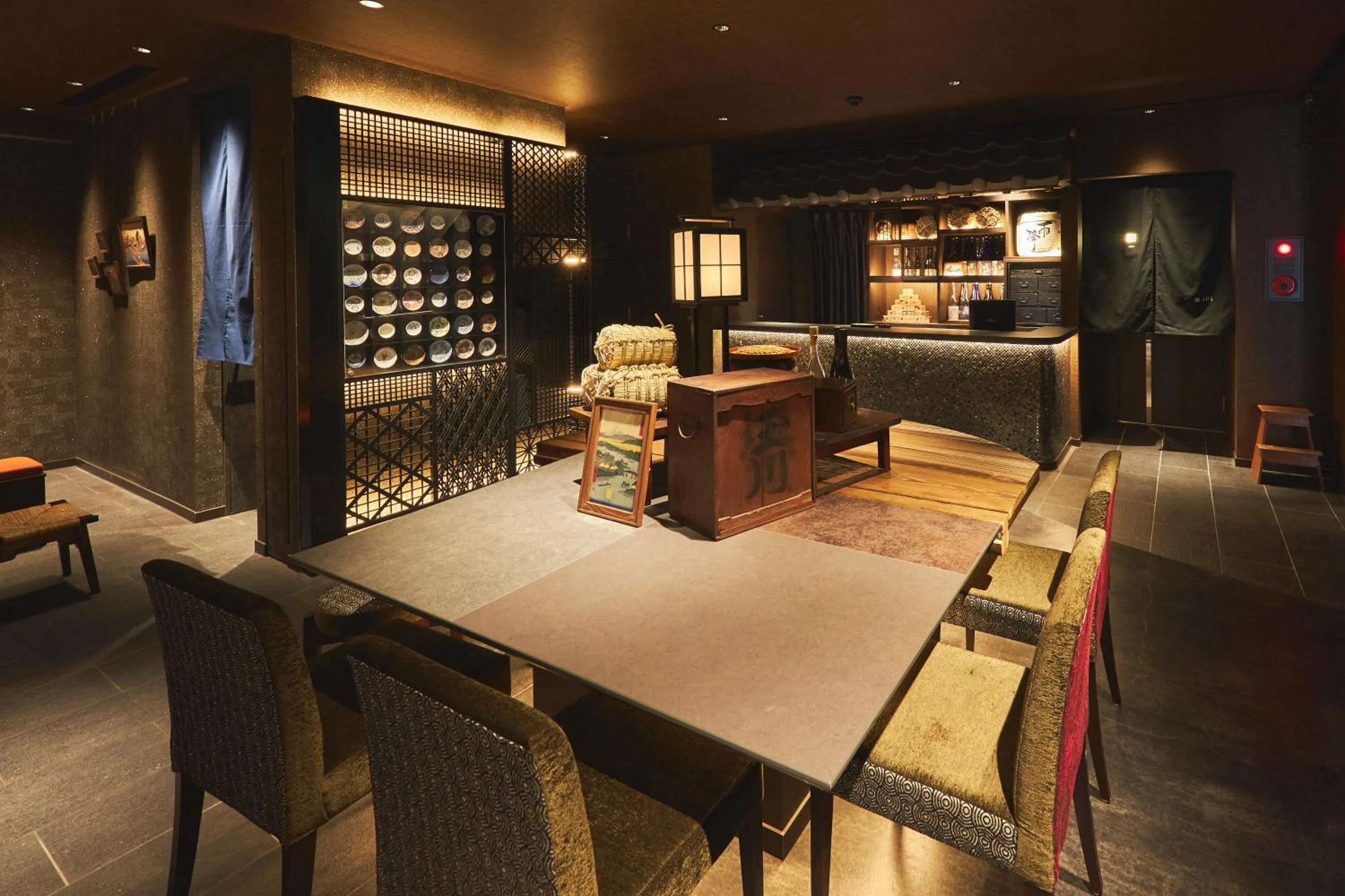 Lounge or bar in SAKE Kura Hotel 川崎宿