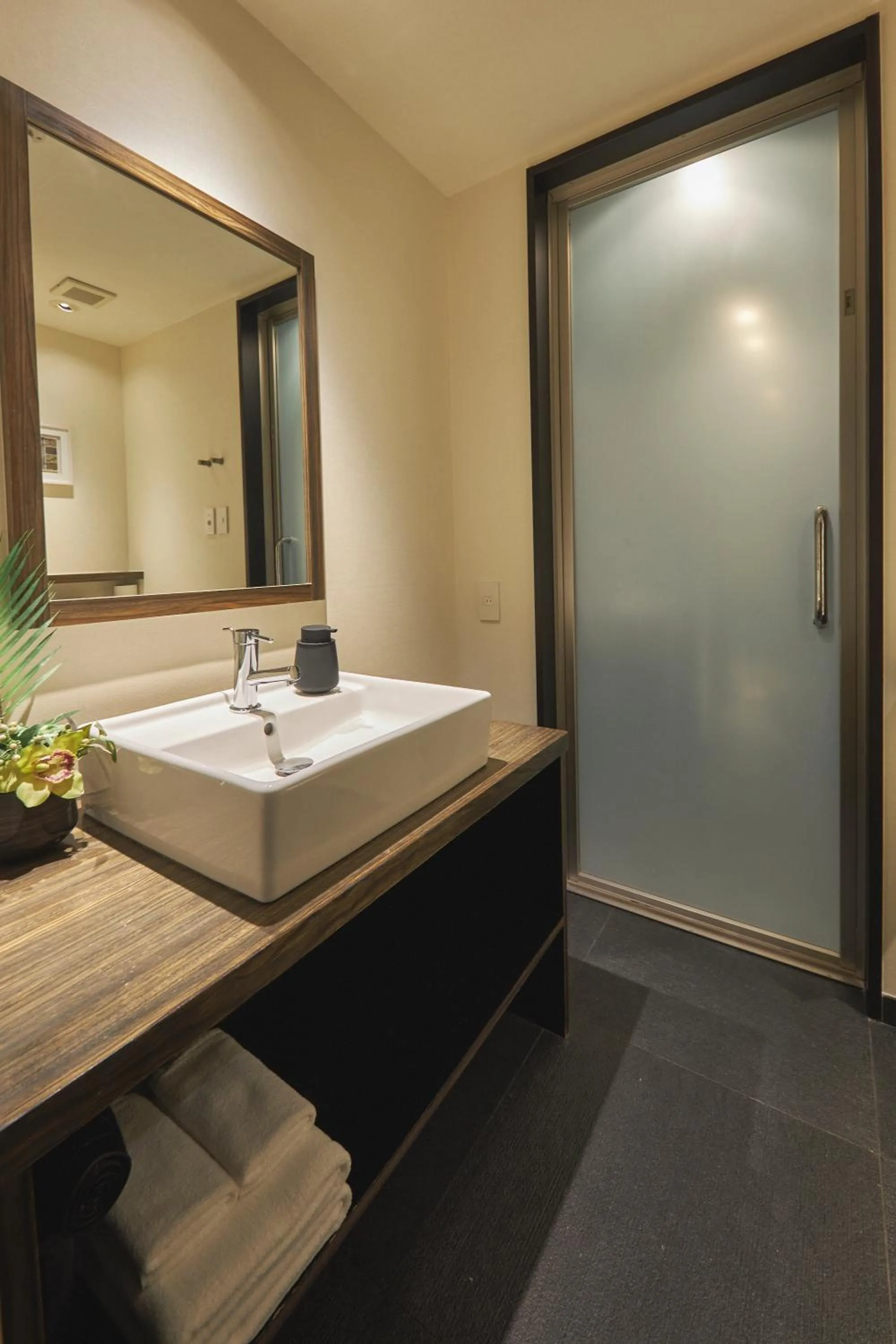 SAKE Kura Hotel 川崎宿