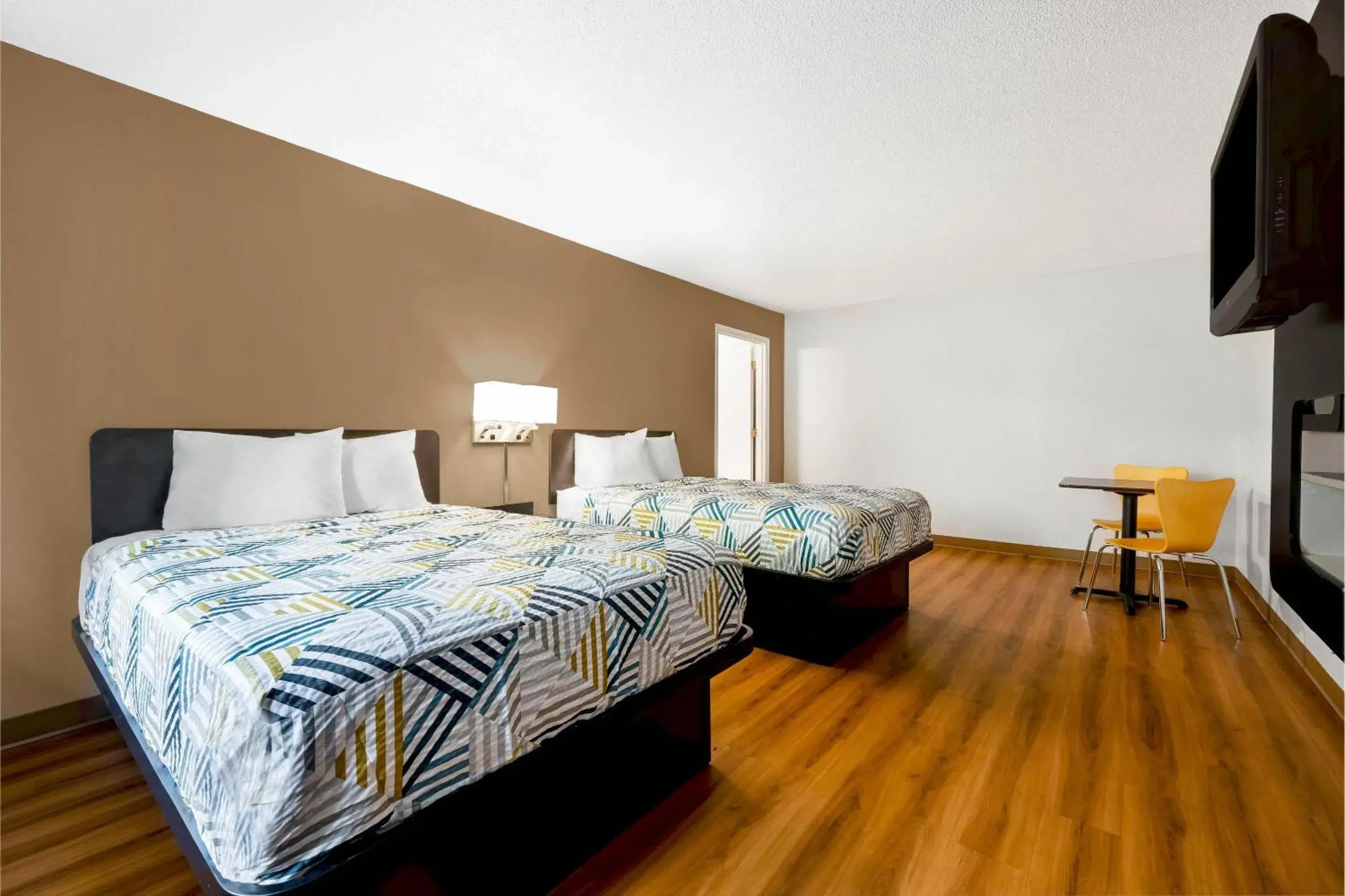 Quadruple Room - single occupancy - Disability Access in Motel 6 - Motel 6 Portland, OR - Downtown Quadruple Room - single occupancy - Disability Access in Motel 6 - Motel 6 Portland, OR - Downtown