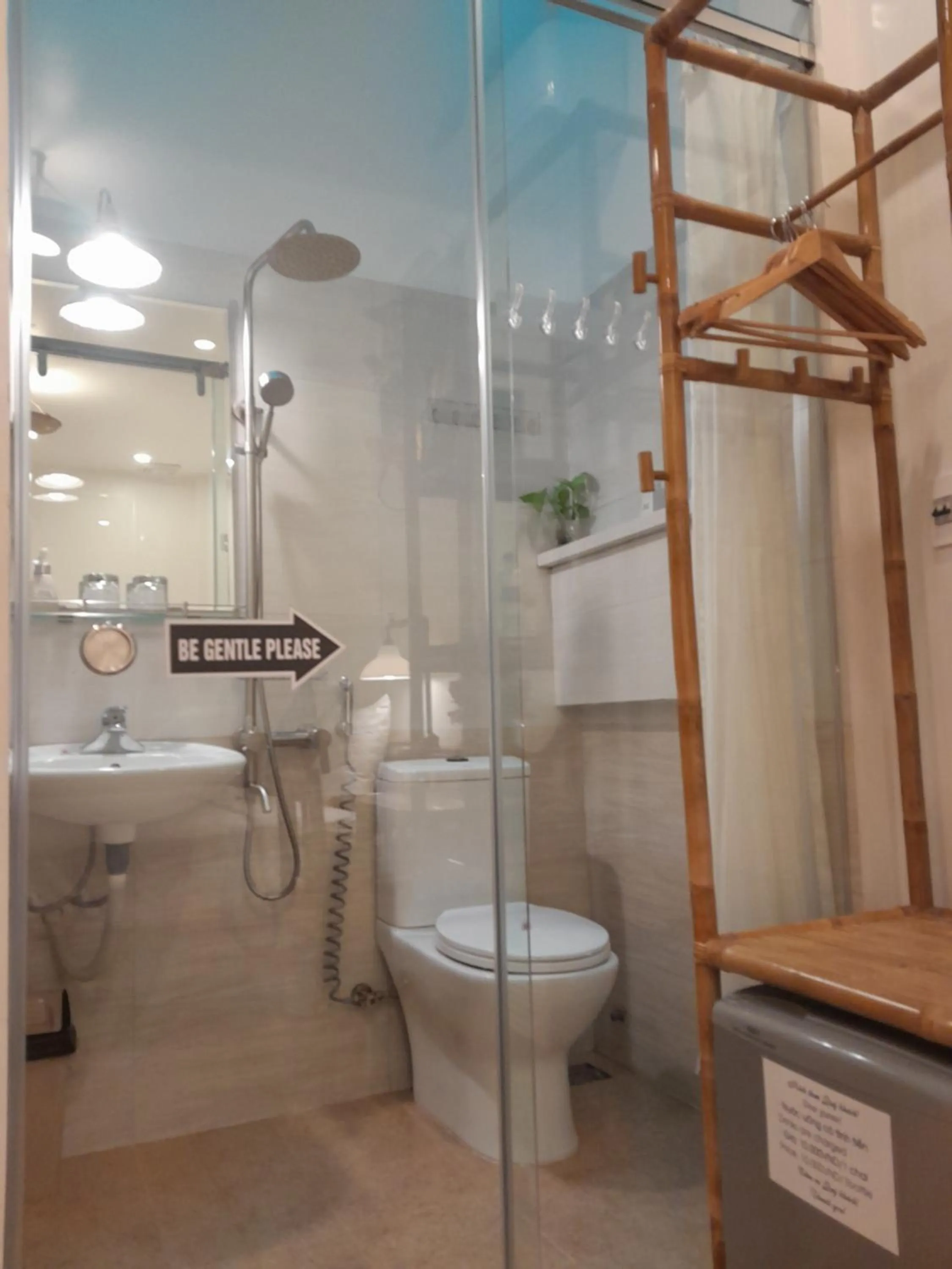 Shower in Tâm Homestay