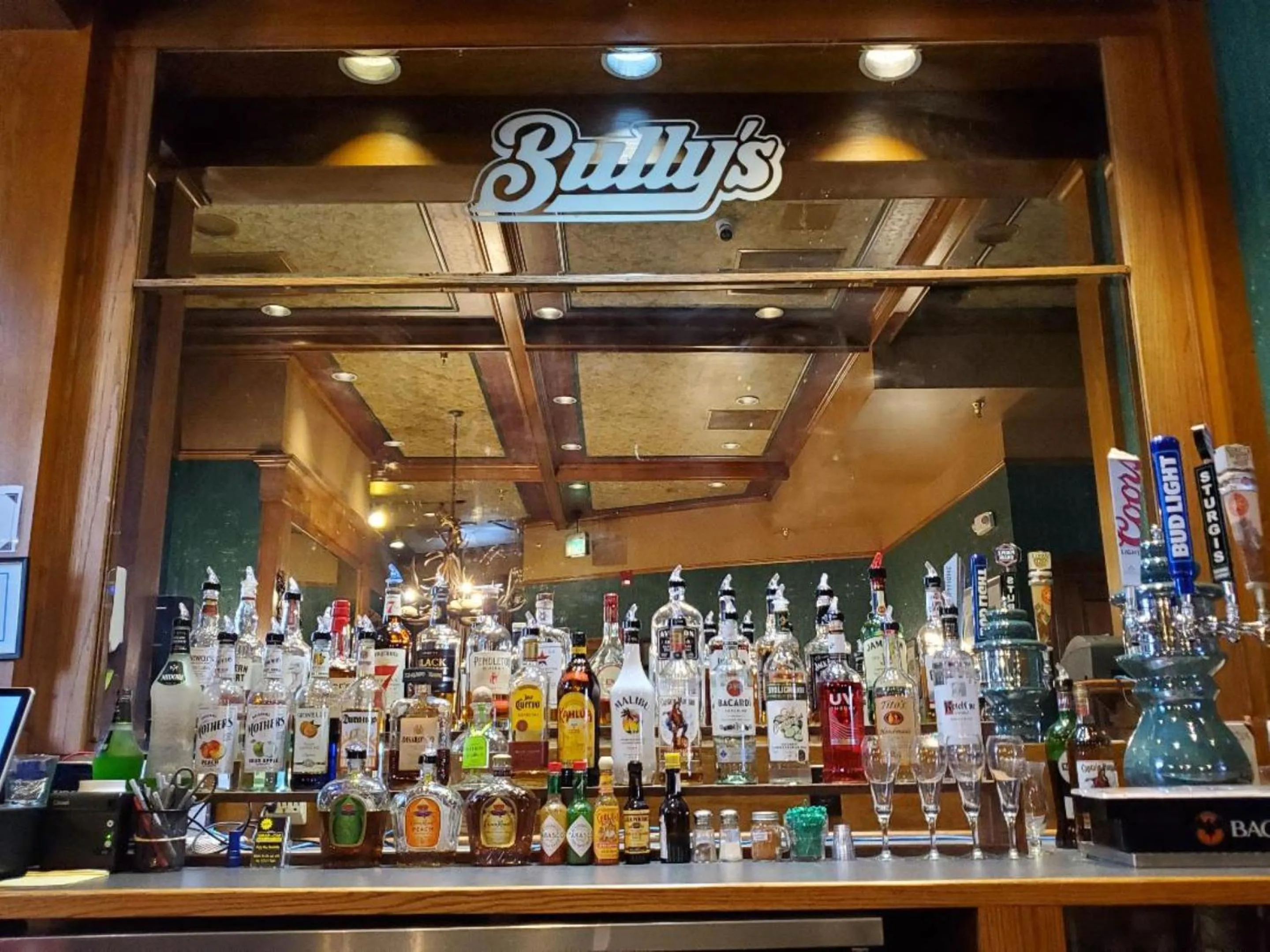 Lounge or bar in Historic Bullock Hotel