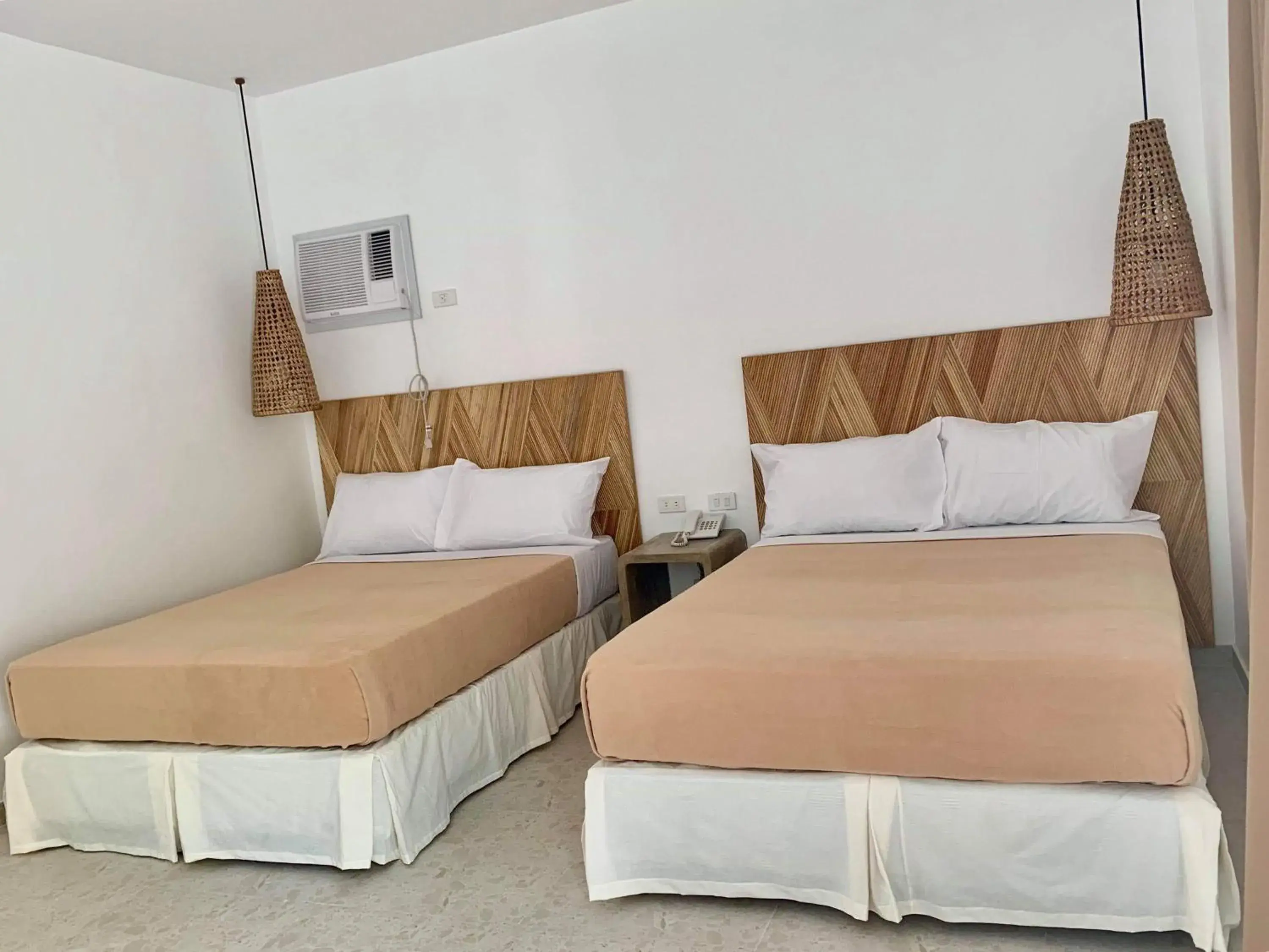 Deluxe Double Room in Cebu R Resort Tabuelan Deluxe Double Room in Cebu R Resort Tabuelan