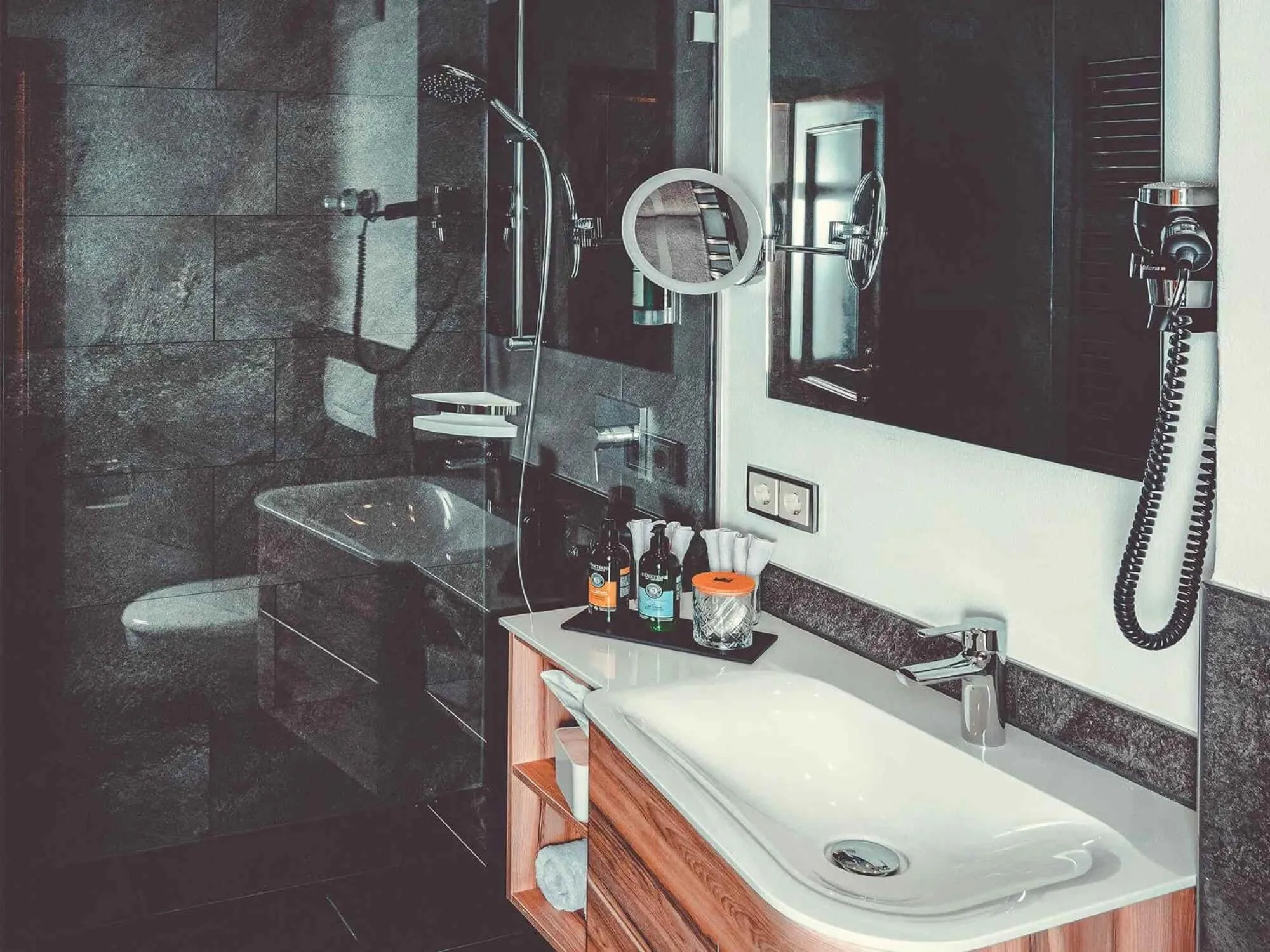 Shower in Hotel Alpenkönig