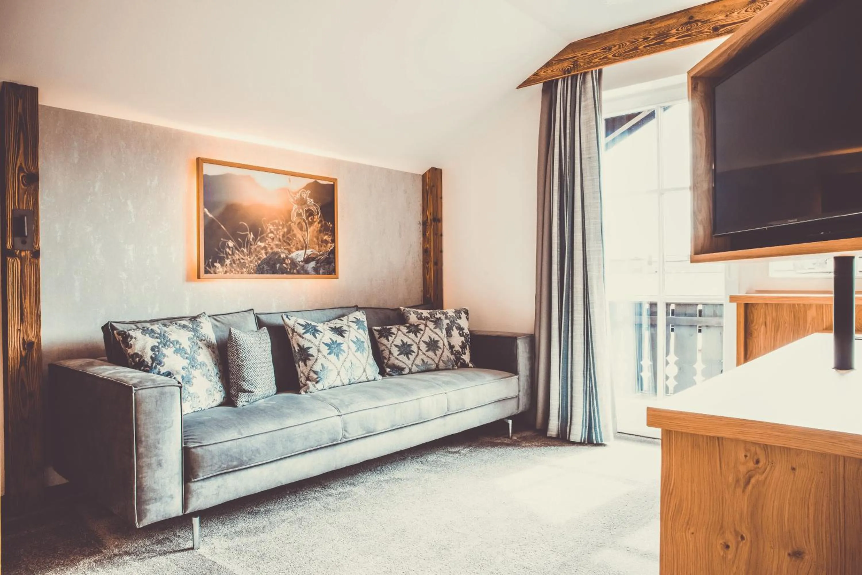 TV and multimedia in Hotel Alpenkönig