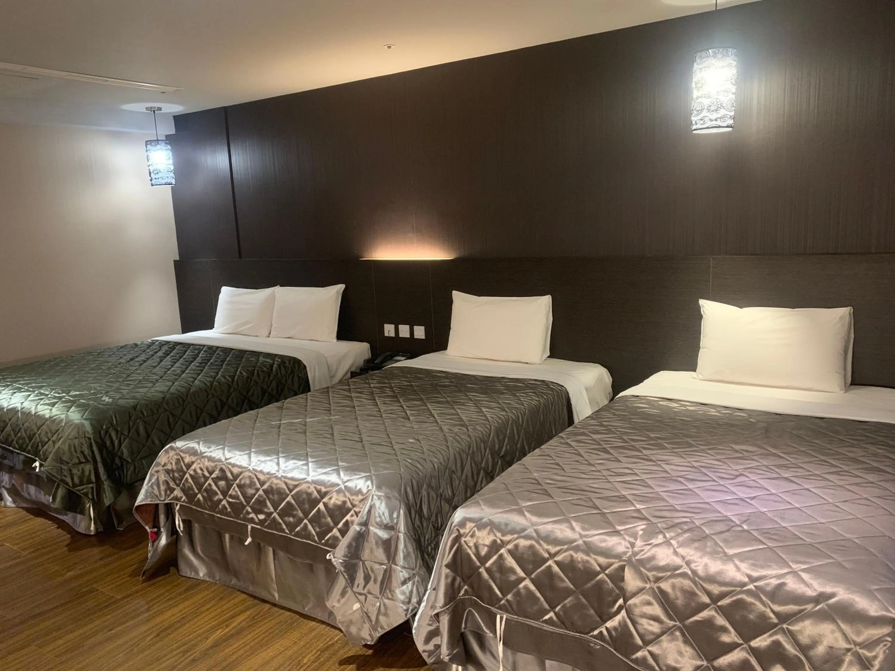 Photo of the whole room, Bed in Fine Hotel