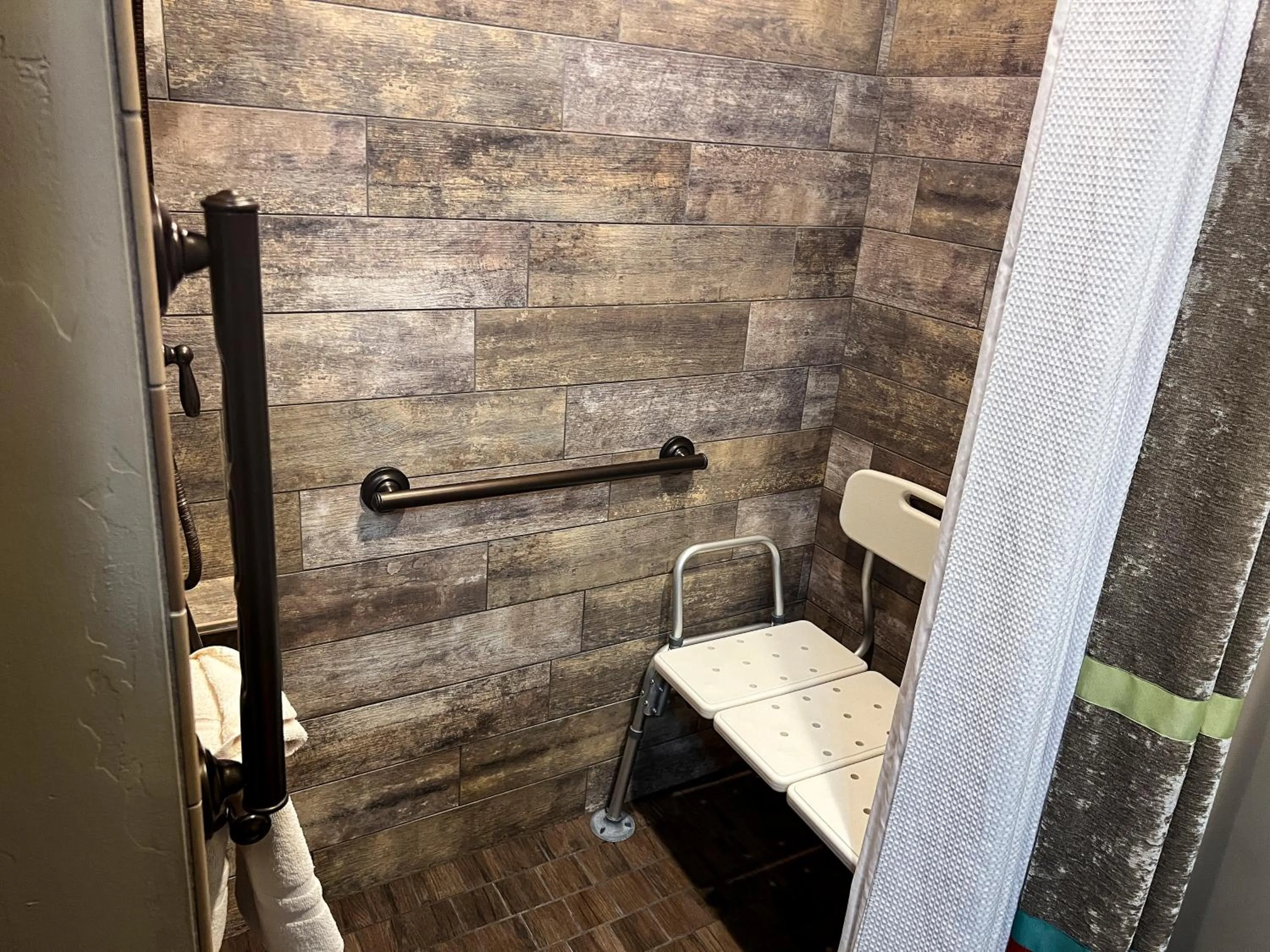 Shower in Desert Rose Resort & Cabins