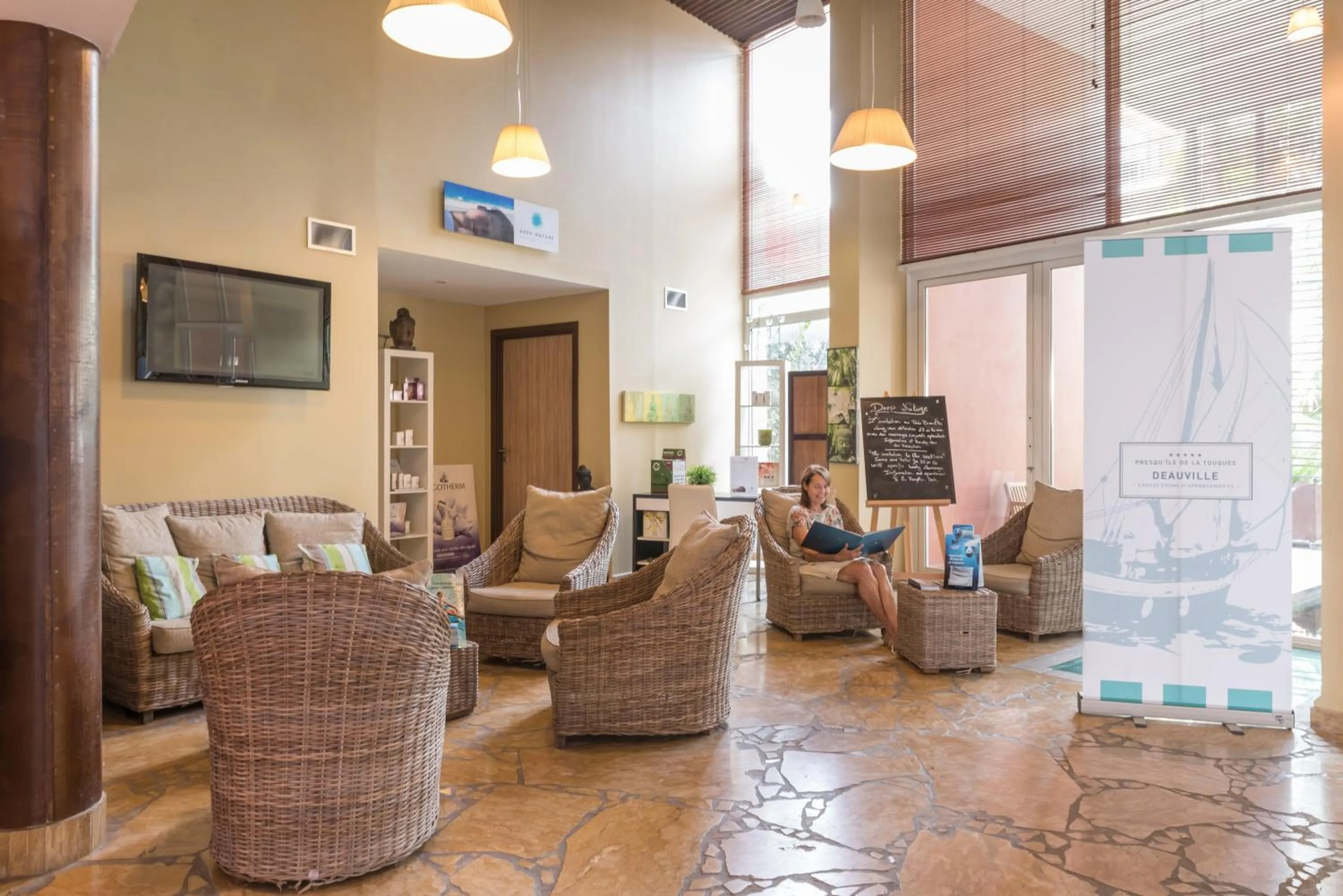 TV and multimedia in Résidence Pierre & Vacances Premium Port Prestige