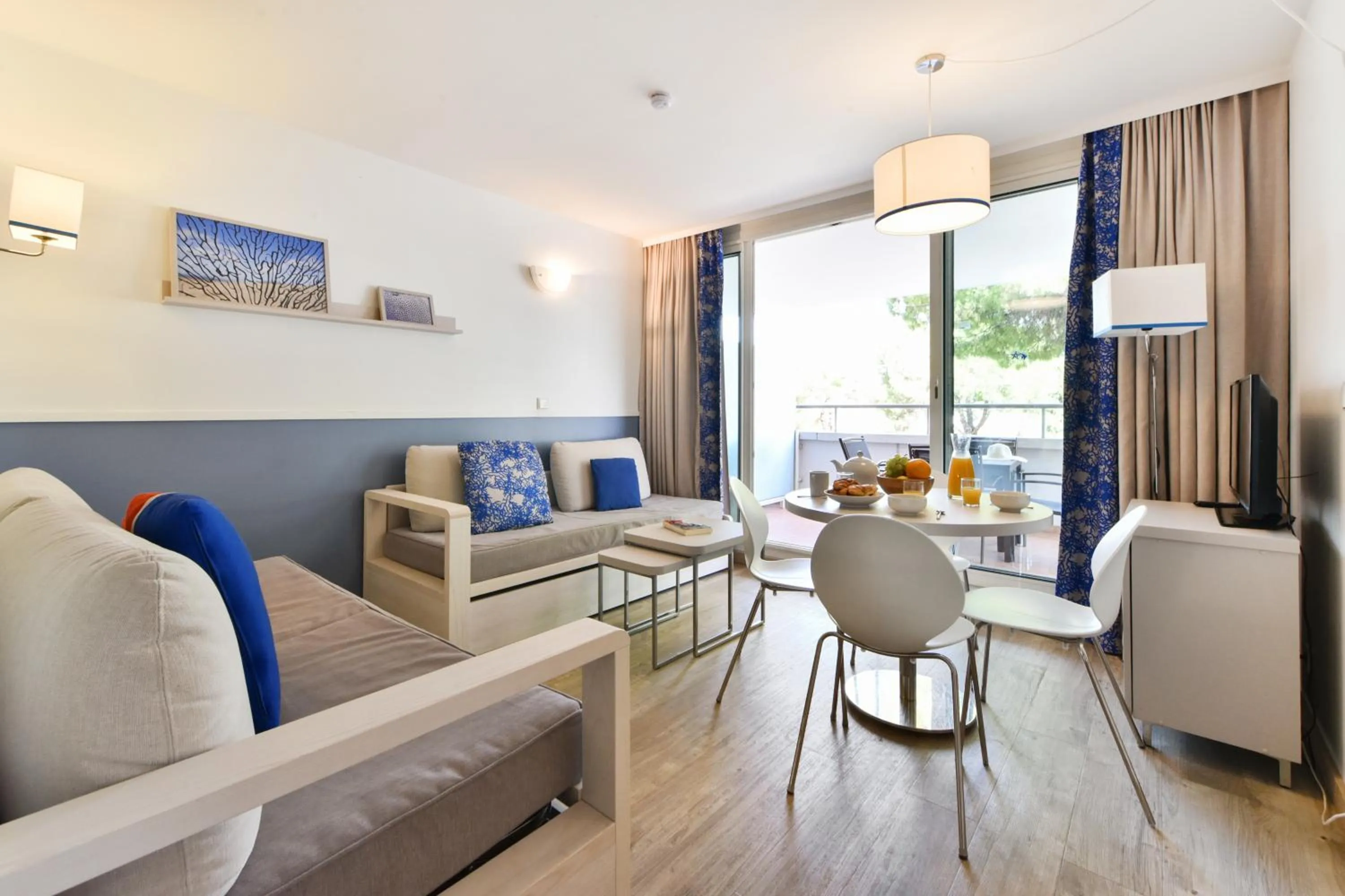 TV and multimedia in Résidence Pierre & Vacances Premium Port Prestige