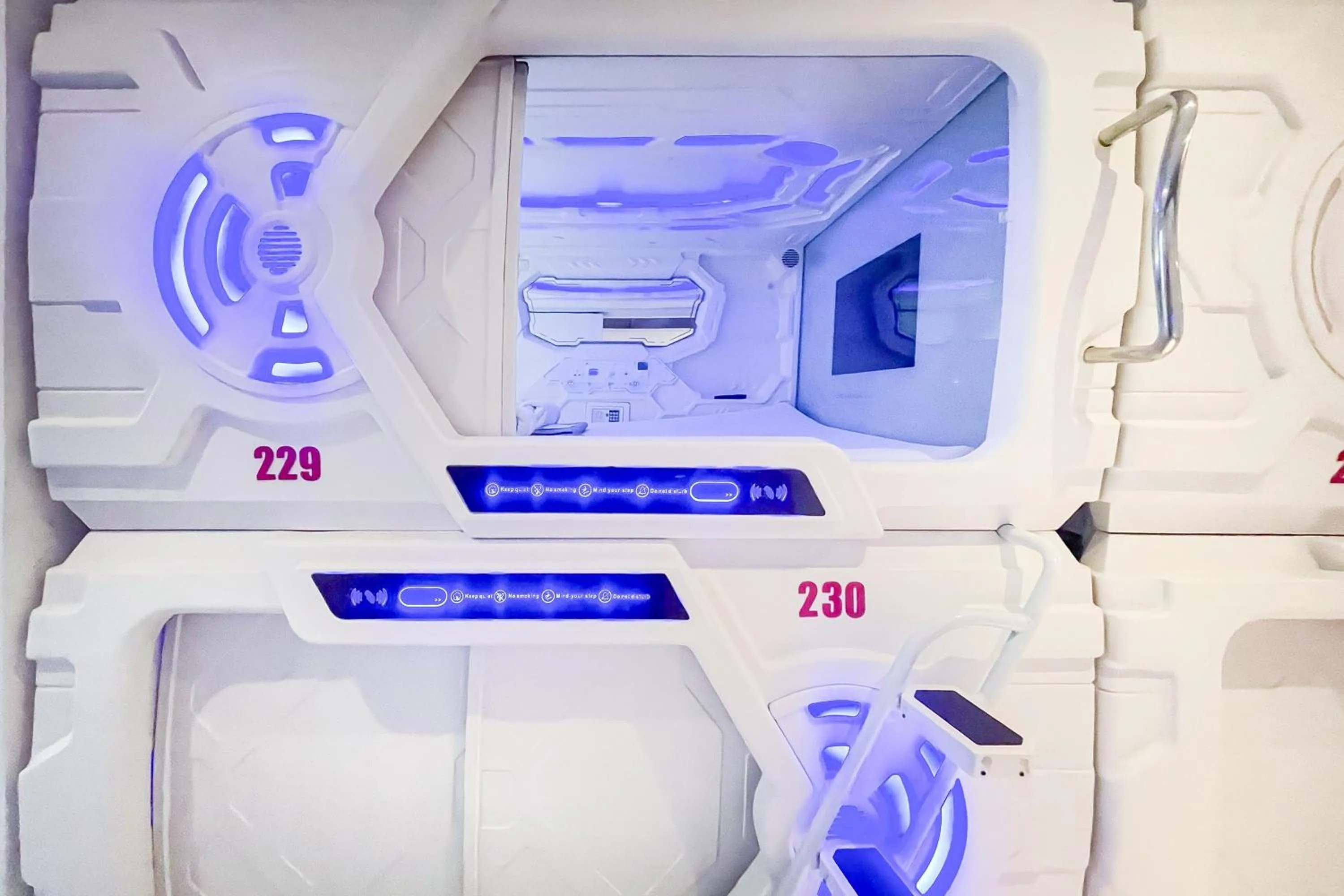 Property building in RedDoorz Hotel Capsule at Batu Tulis