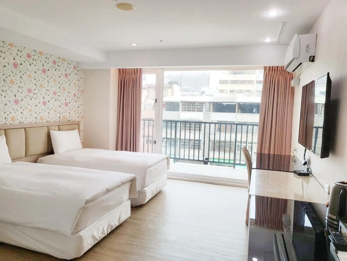 Bed in Hotel Champs Elysées