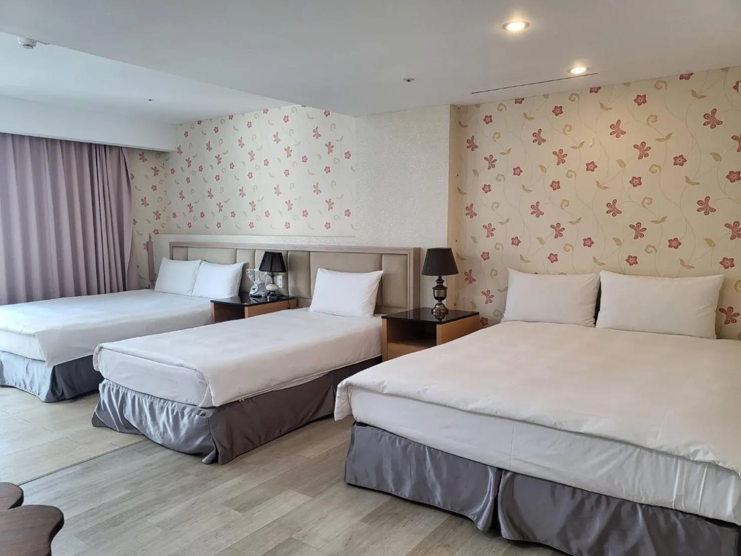 Bed in Hotel Champs Elysées