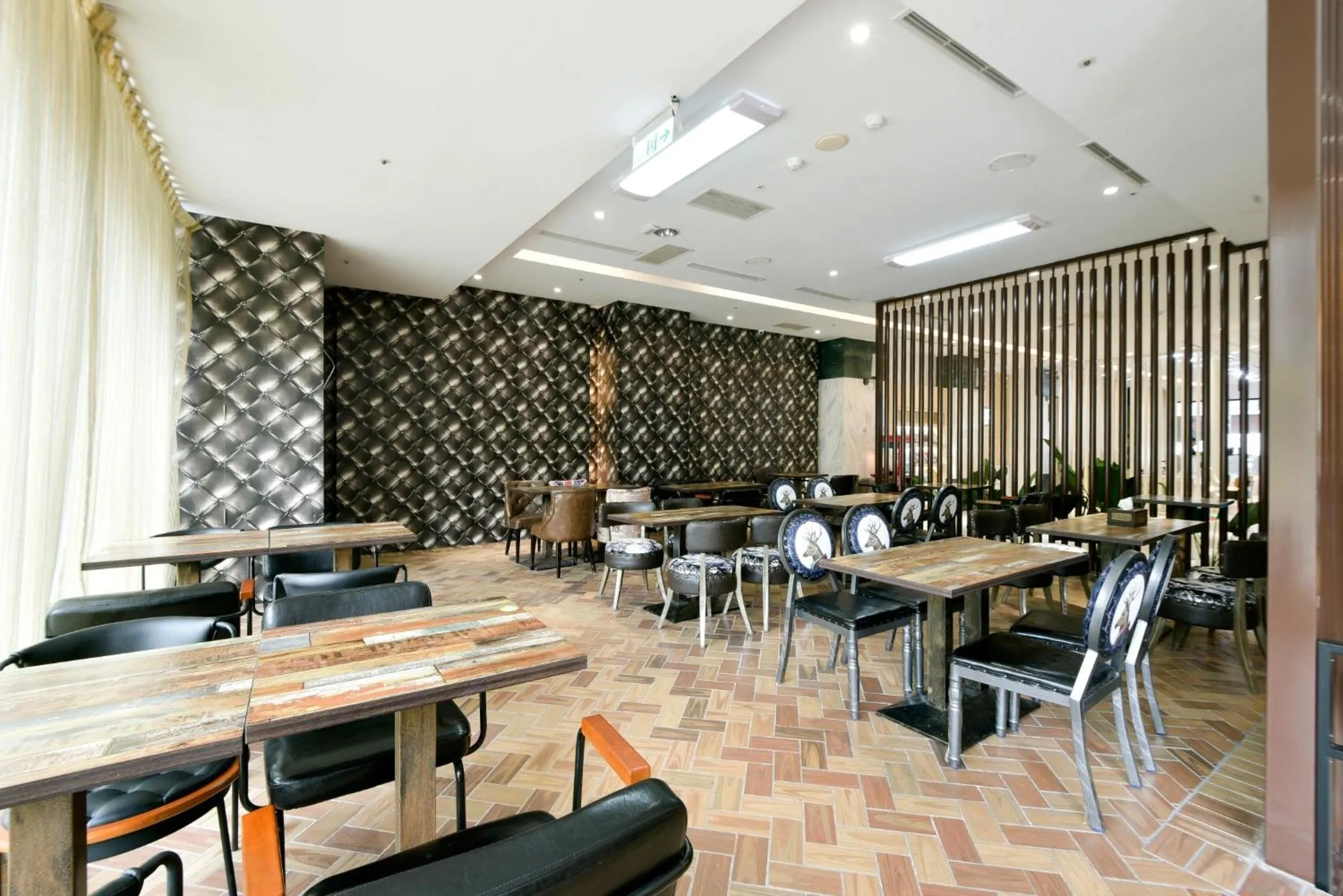 Lounge or bar in Hotel Champs Elysées