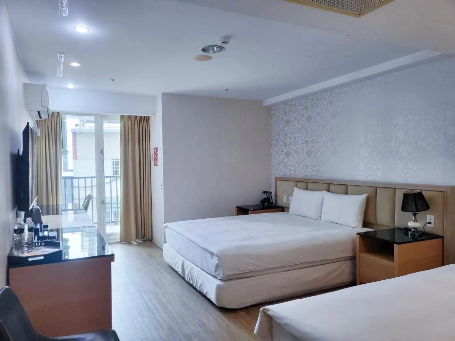 Bed in Hotel Champs Elysées