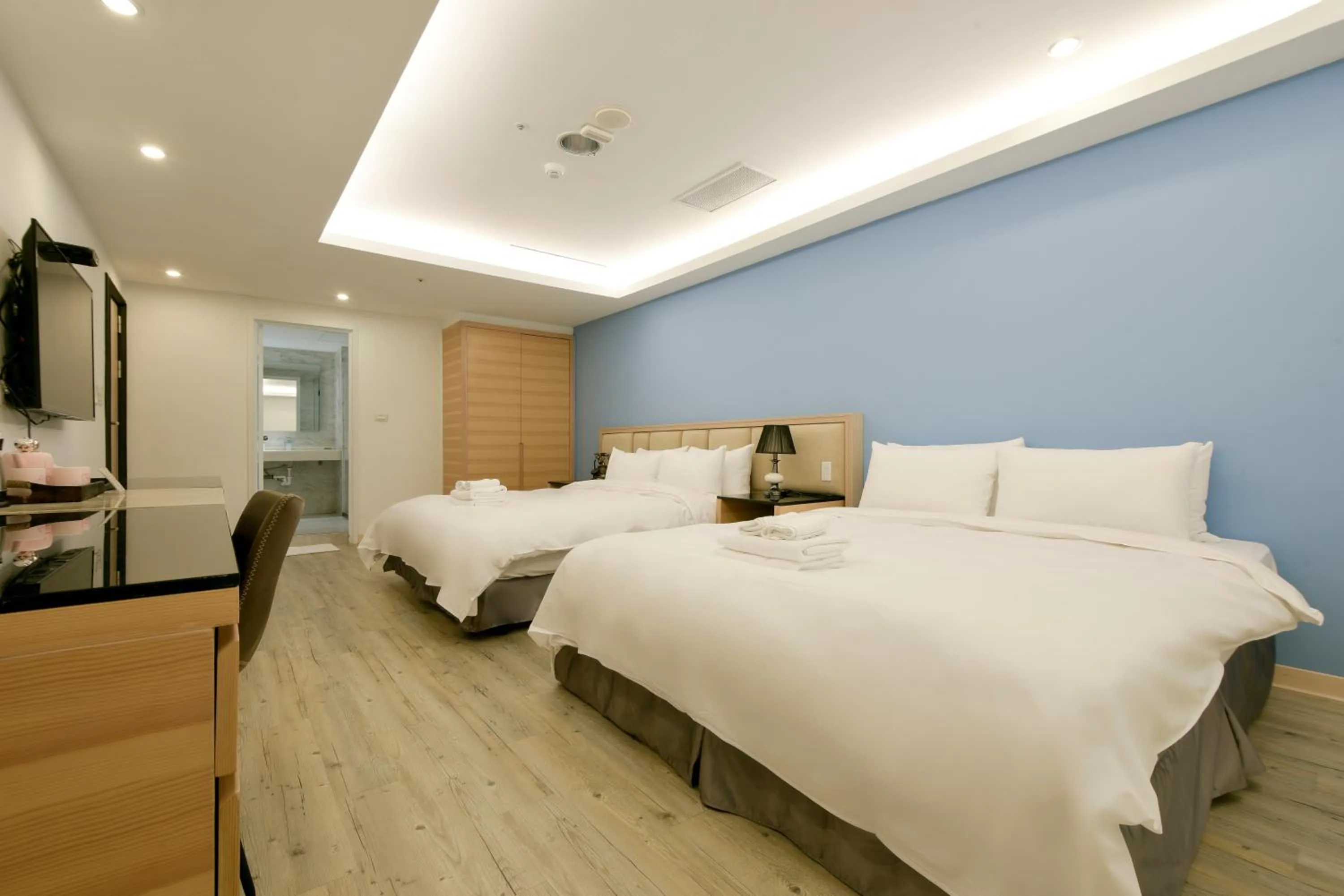 Bed in Hotel Champs Elysées