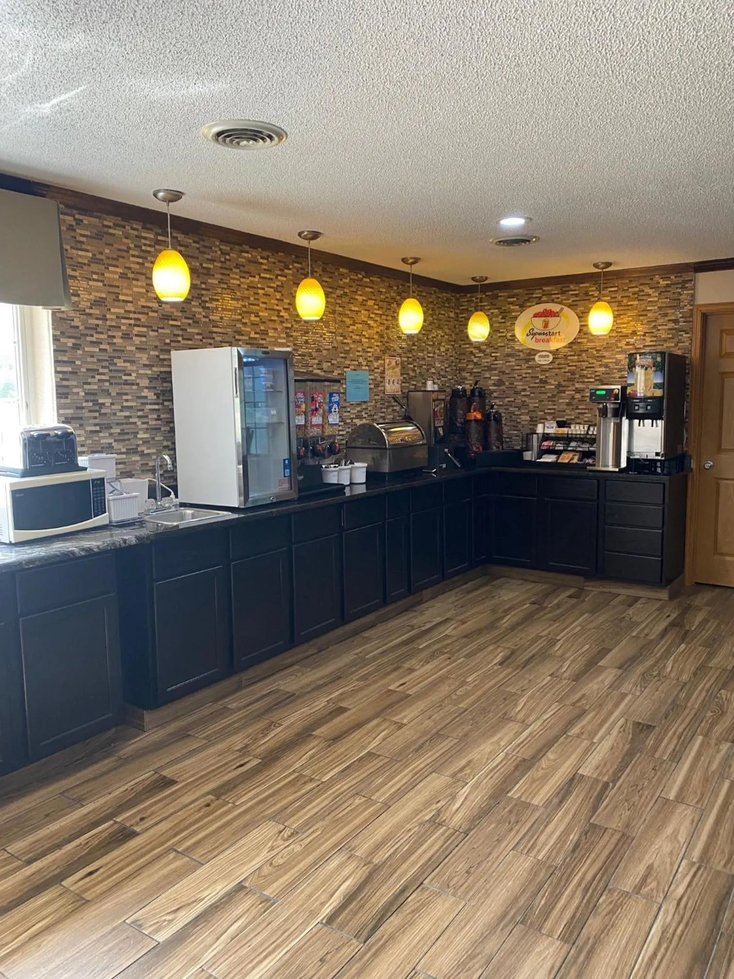 Breakfast in Super 8 by Wyndham New Hampton