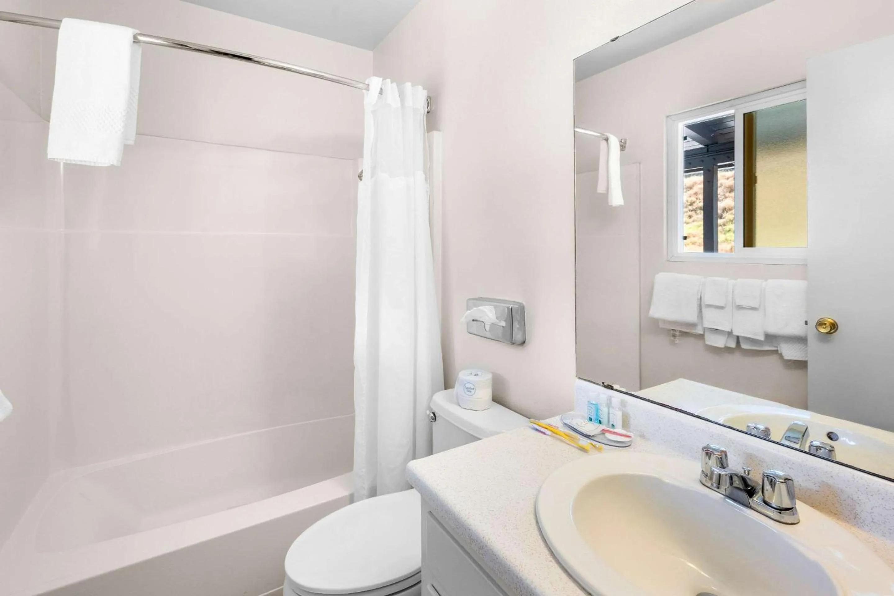 Bedroom in Quality Inn & Suites