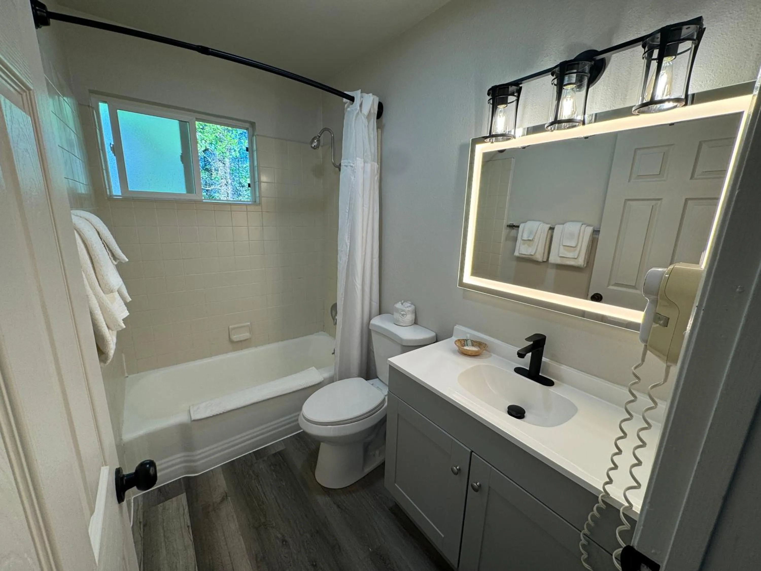 Shower, Bathroom in The Jackson Lodge