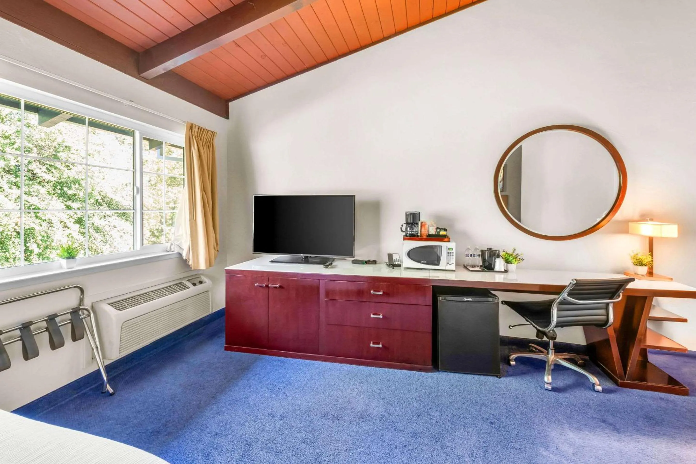 Bedroom, TV/Entertainment Center in The Jackson Lodge