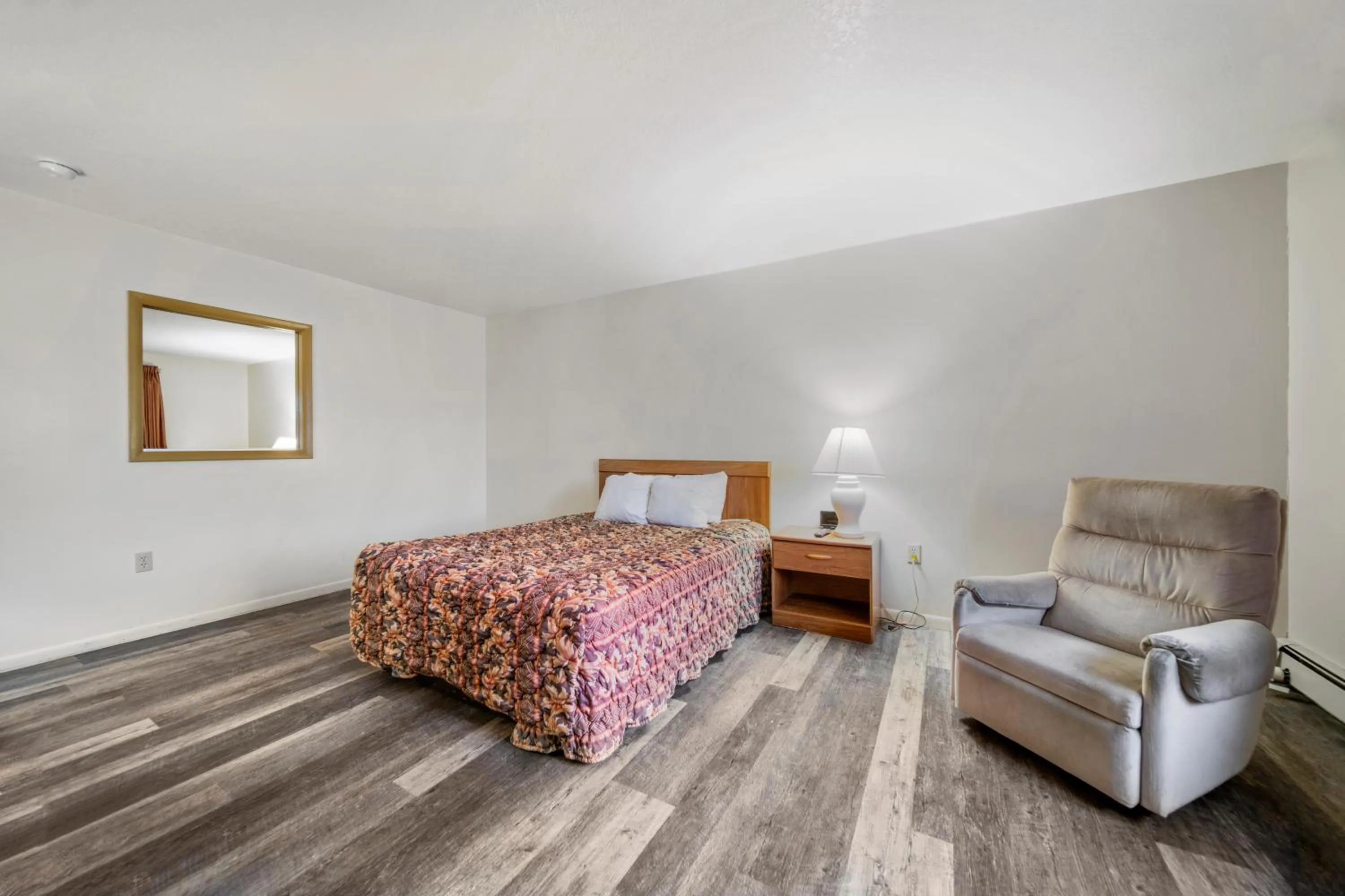 Bed in Executive Inn