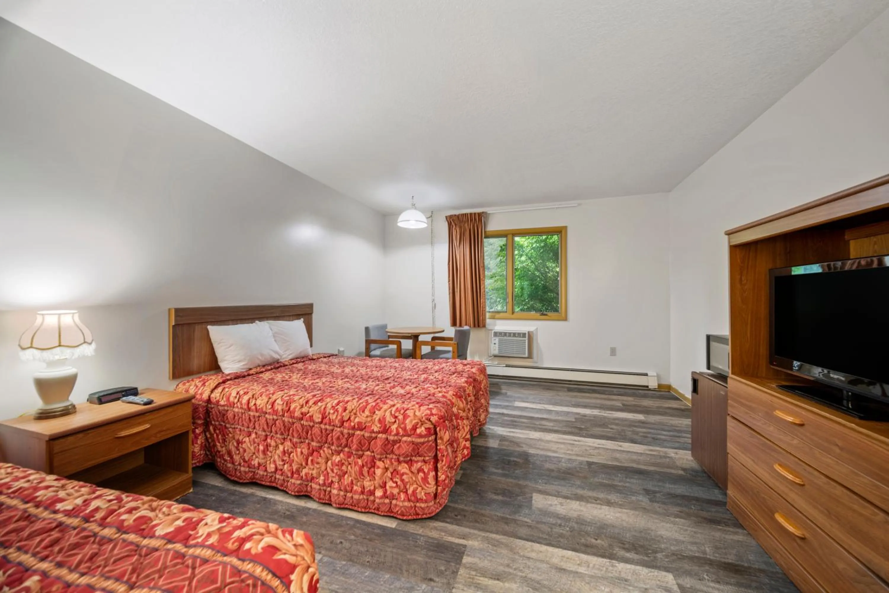 Bed in Executive Inn