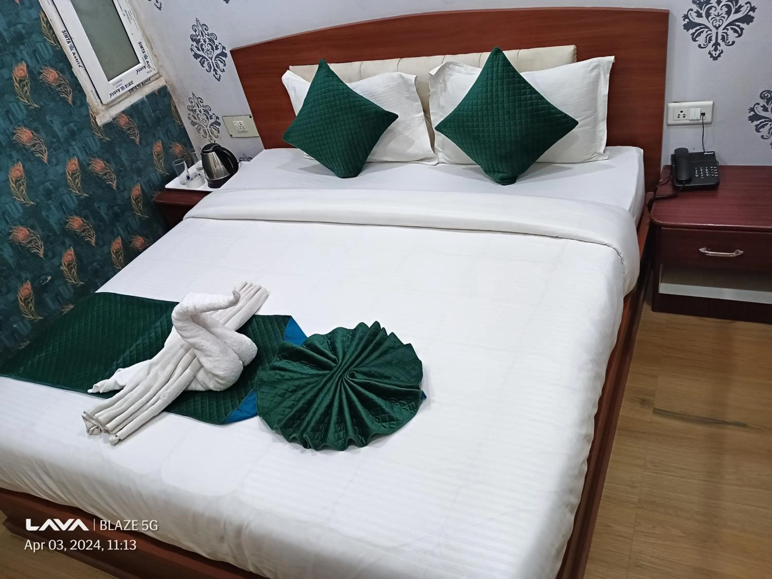 Bedroom, Bed in The Century Plaza Hotel