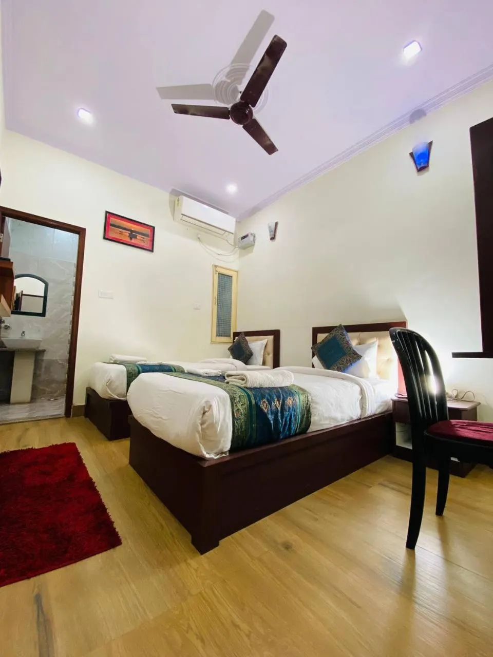 Bedroom, Bed in The Century Plaza Hotel