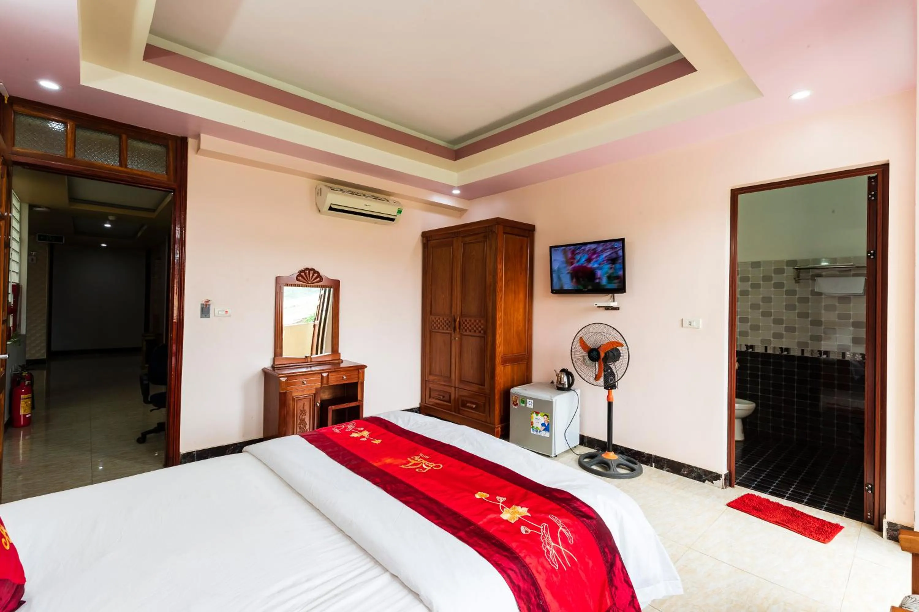 Bed in KHÁCH SẠN SEN VÀNG