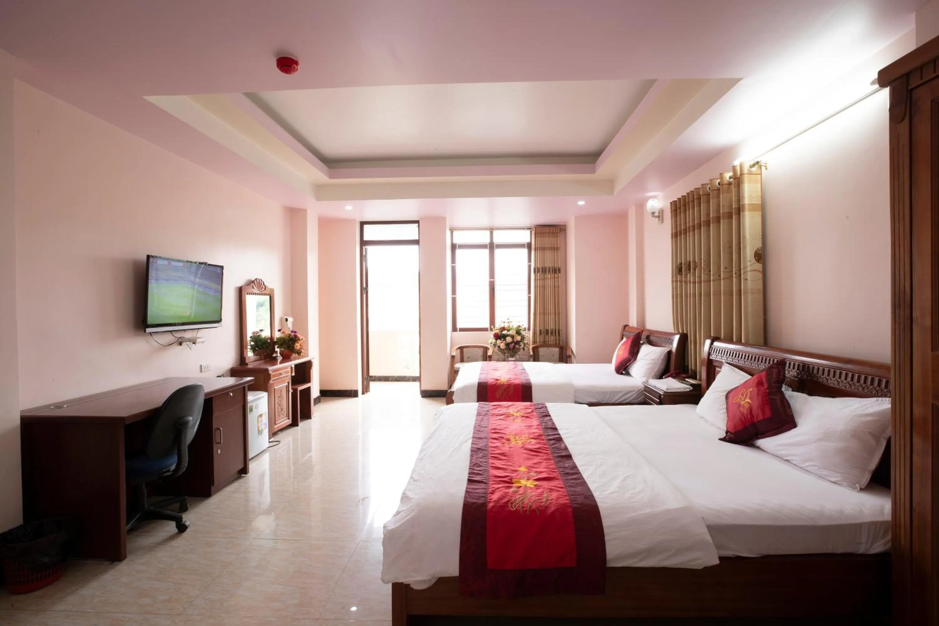 Bed in KHÁCH SẠN SEN VÀNG