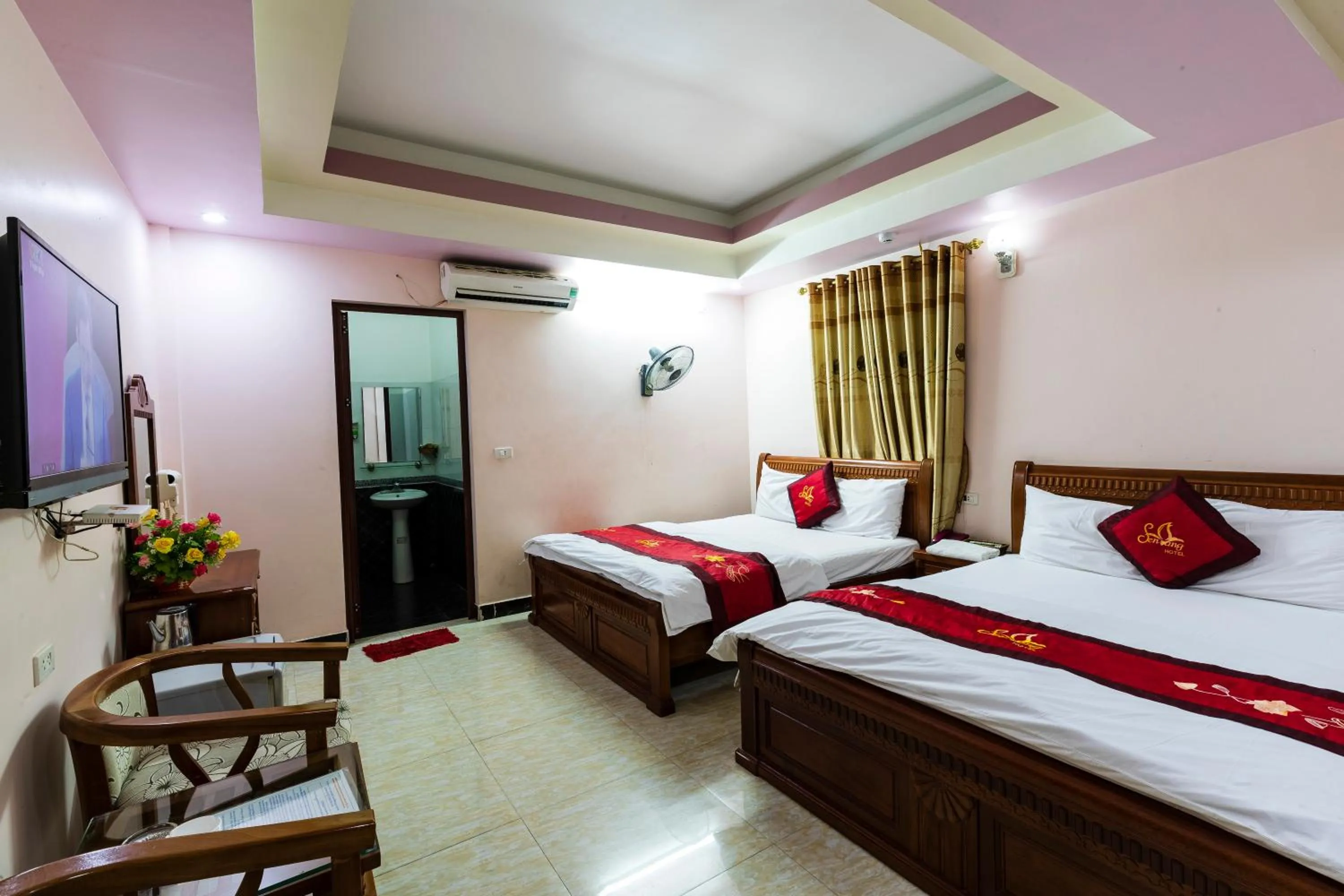 Bed in KHÁCH SẠN SEN VÀNG