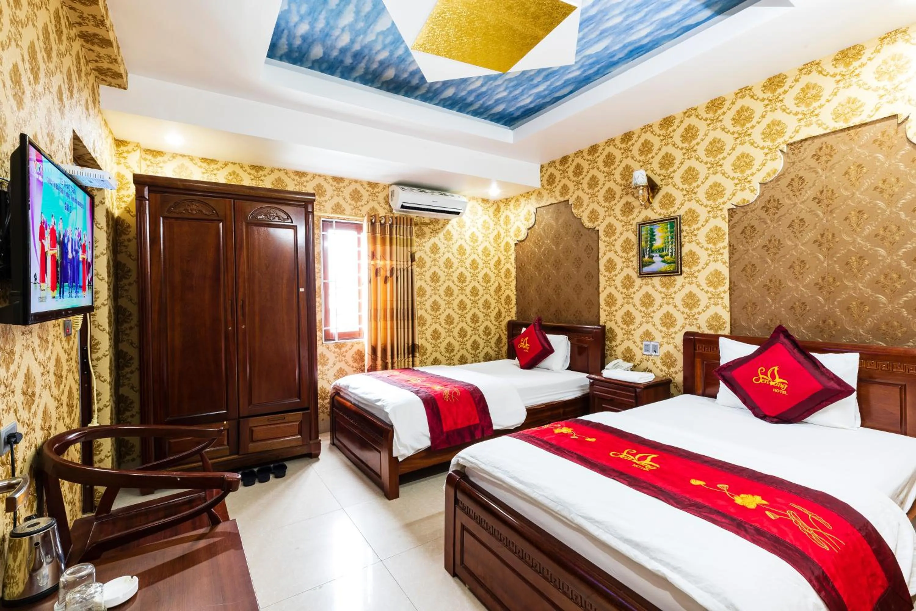 Bed in KHÁCH SẠN SEN VÀNG