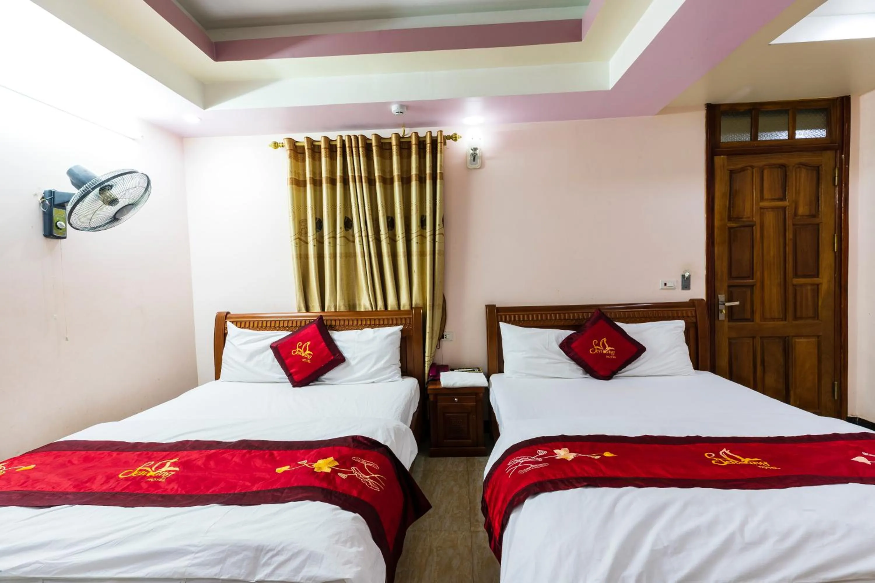 Bed in KHÁCH SẠN SEN VÀNG