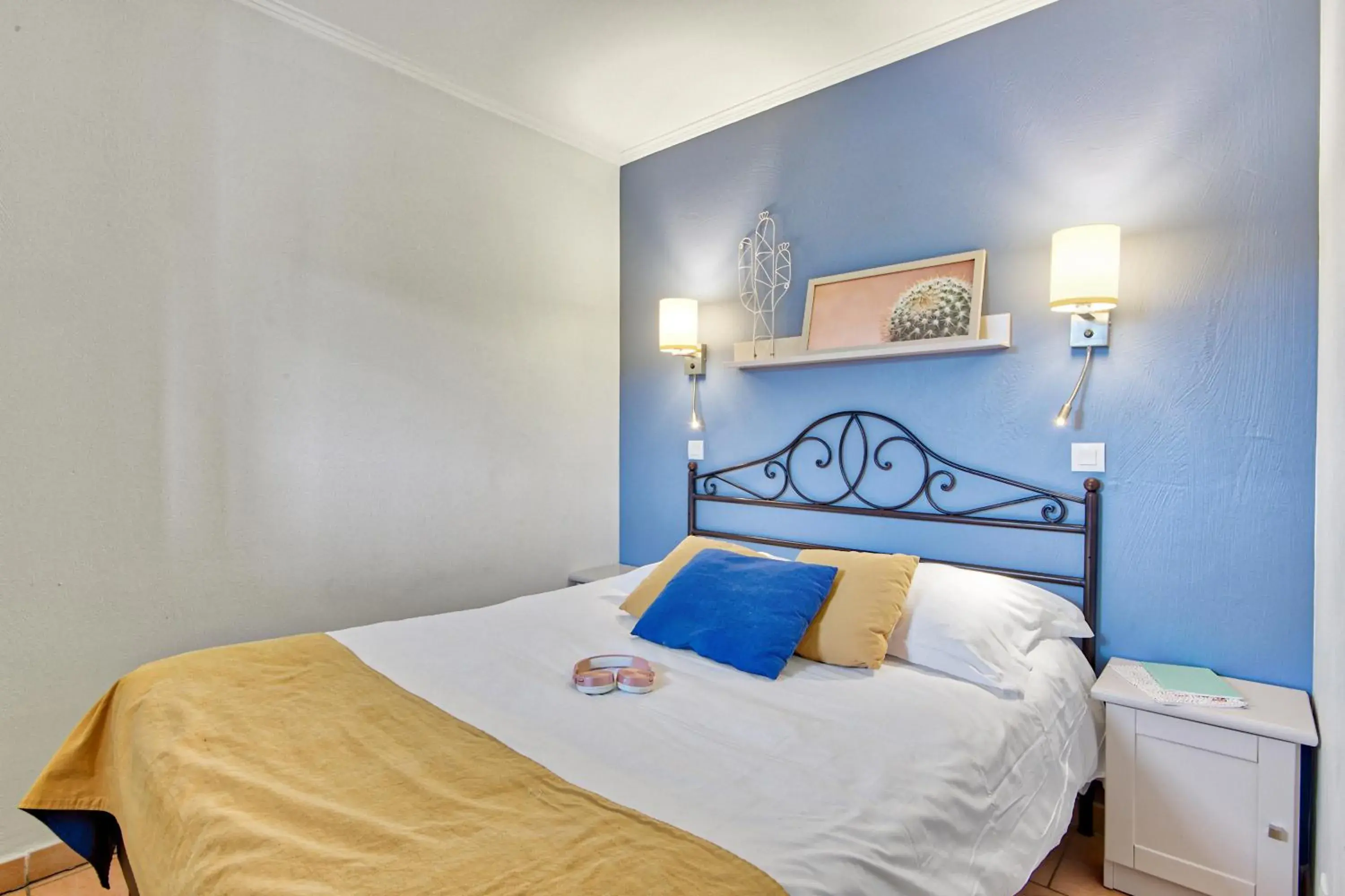 One-Bedroom Apartment with Terrace or Balcony (4 People) in Résidence Pierre & Vacances Premium Les Calanques des Issambres One-Bedroom Apartment with Terrace or Balcony (4 People) in Résidence Pierre & Vacances Premium Les Calanques des Issambres