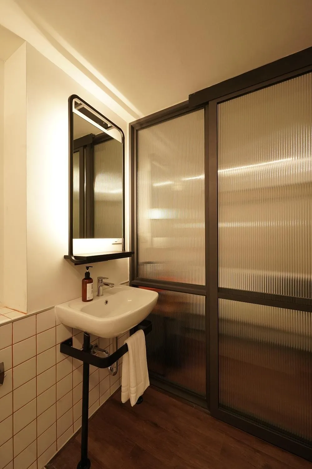 Bathroom in Wonderwall Hotel