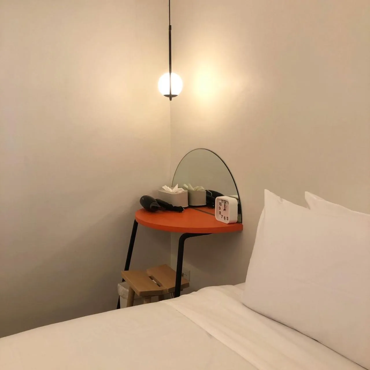 Bedroom, Bed in Wonderwall Hotel