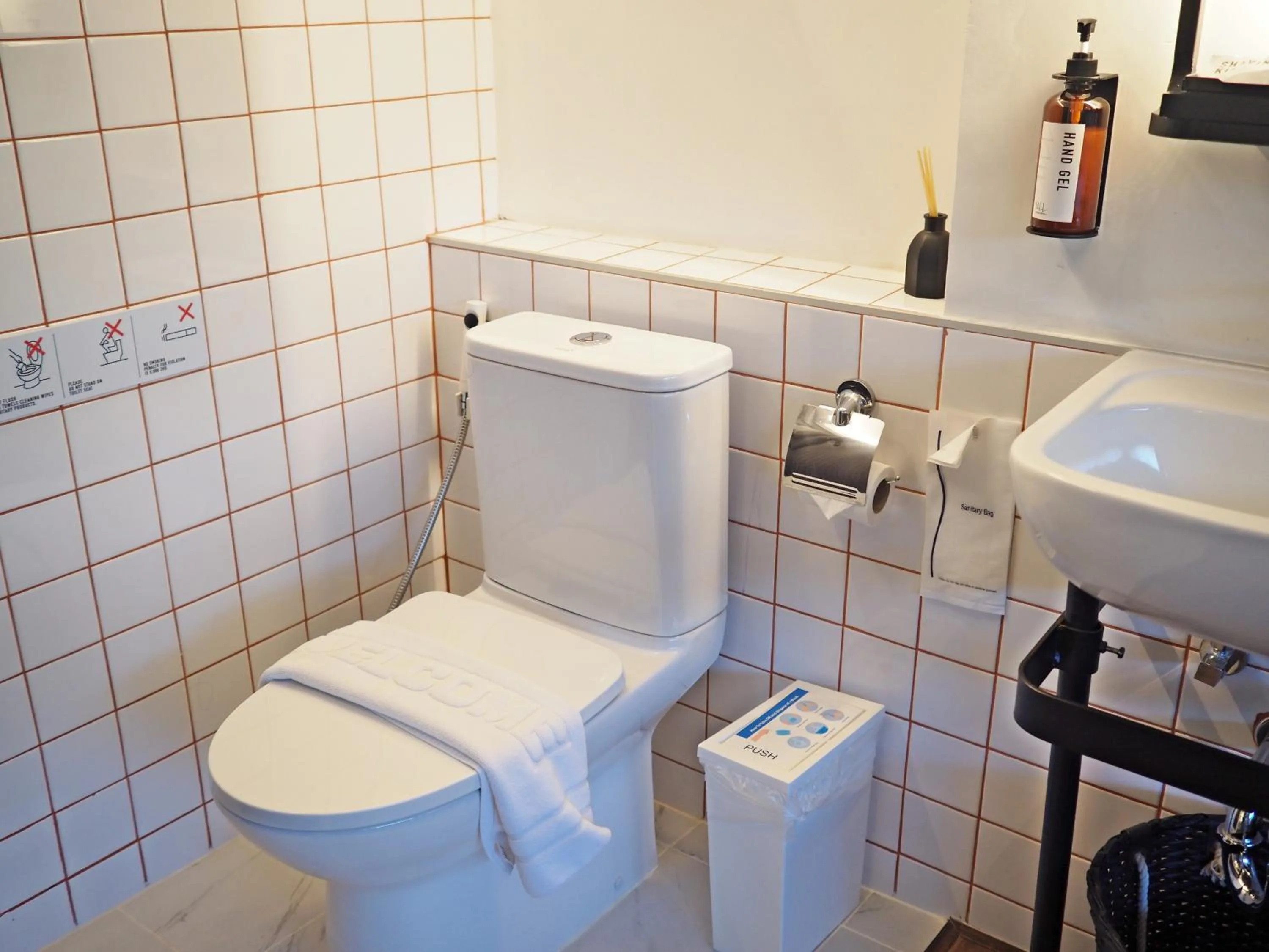 Bathroom in Wonderwall Hotel