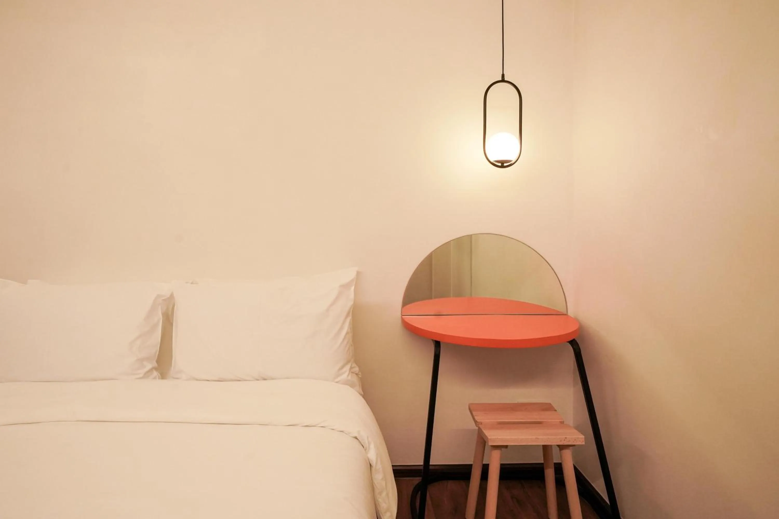 Bedroom, Bed in Wonderwall Hotel