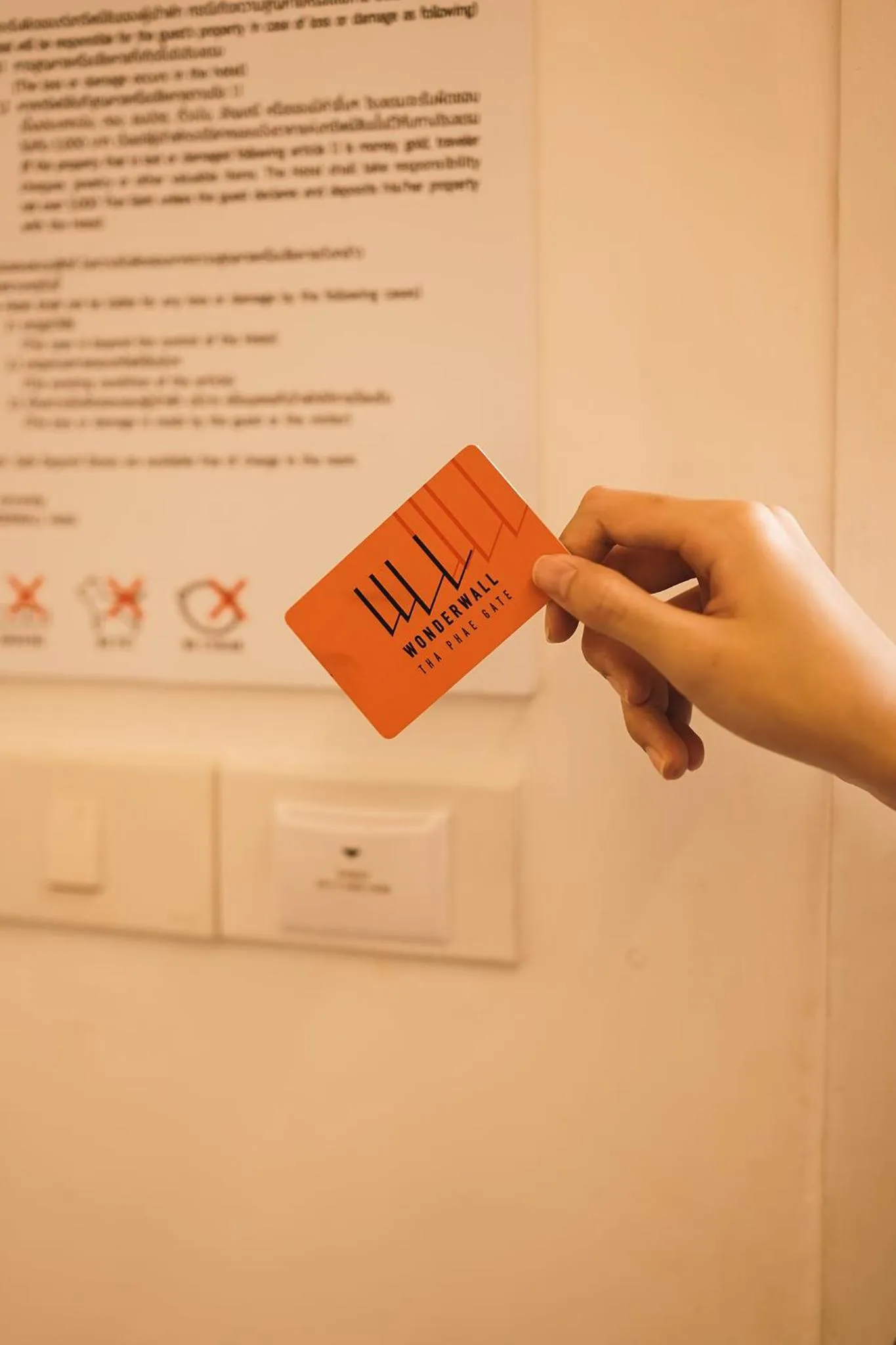 Logo/Certificate/Sign in Wonderwall Hotel