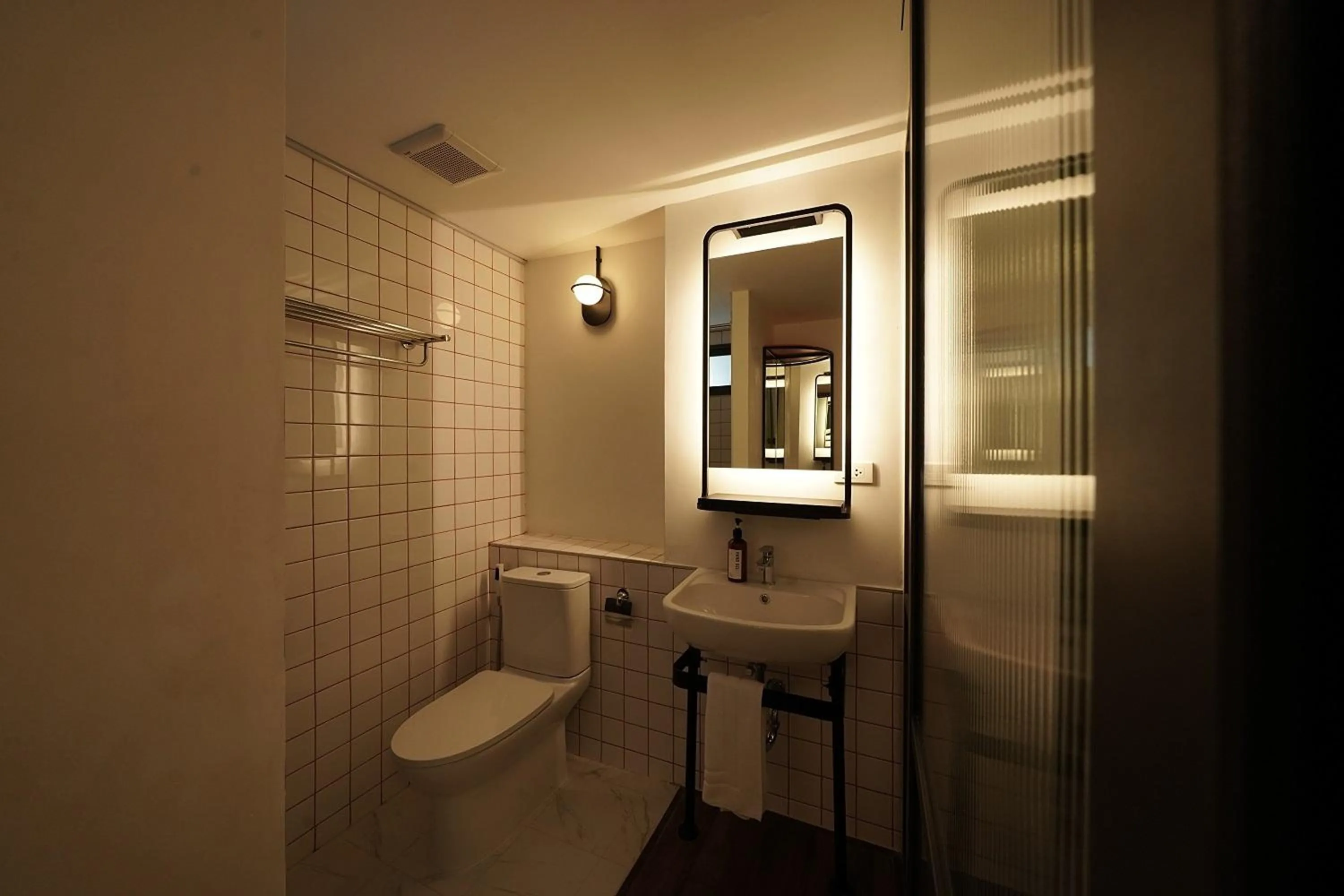 Bathroom in Wonderwall Hotel