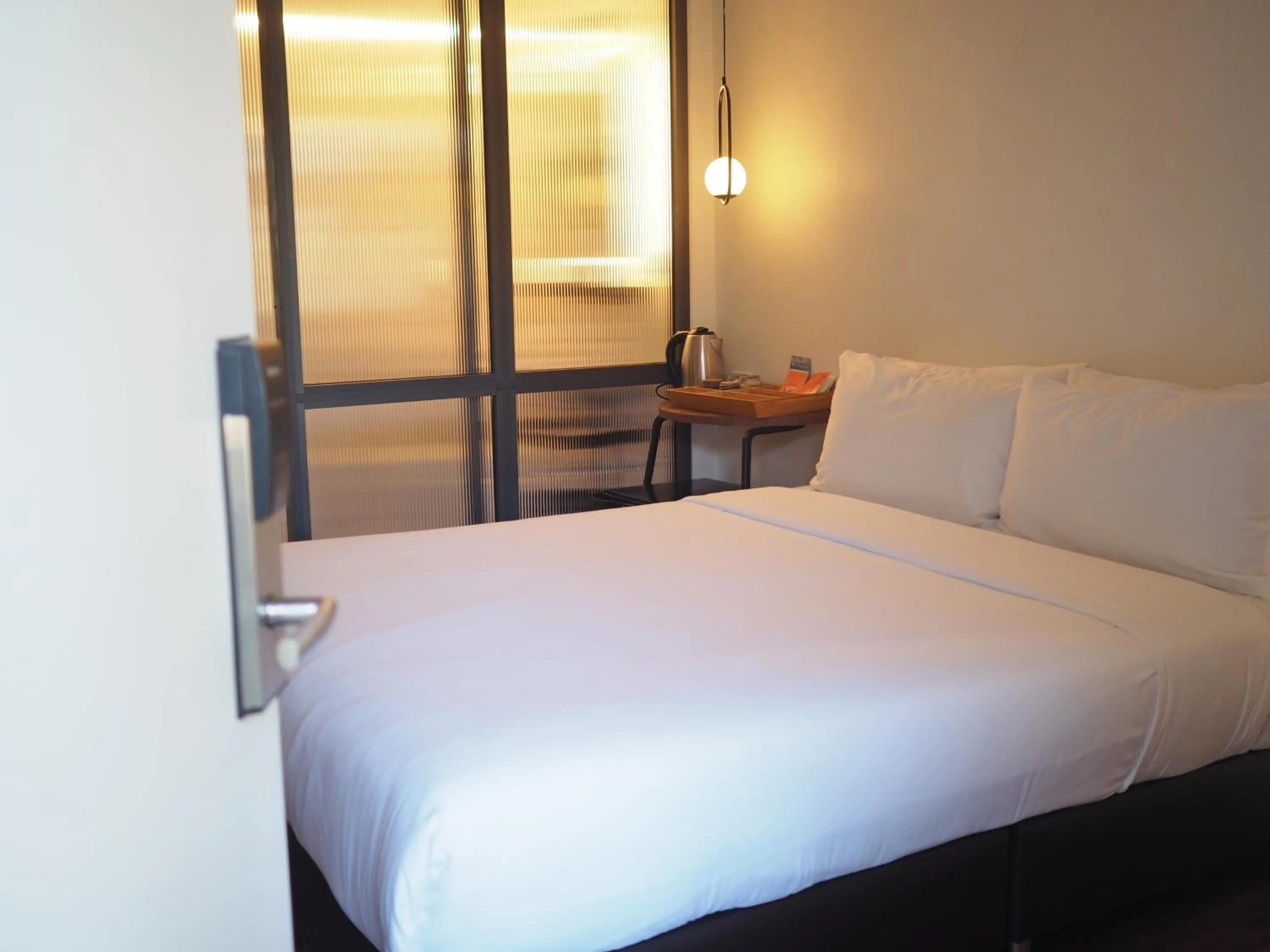 Bedroom, Bed in Wonderwall Hotel