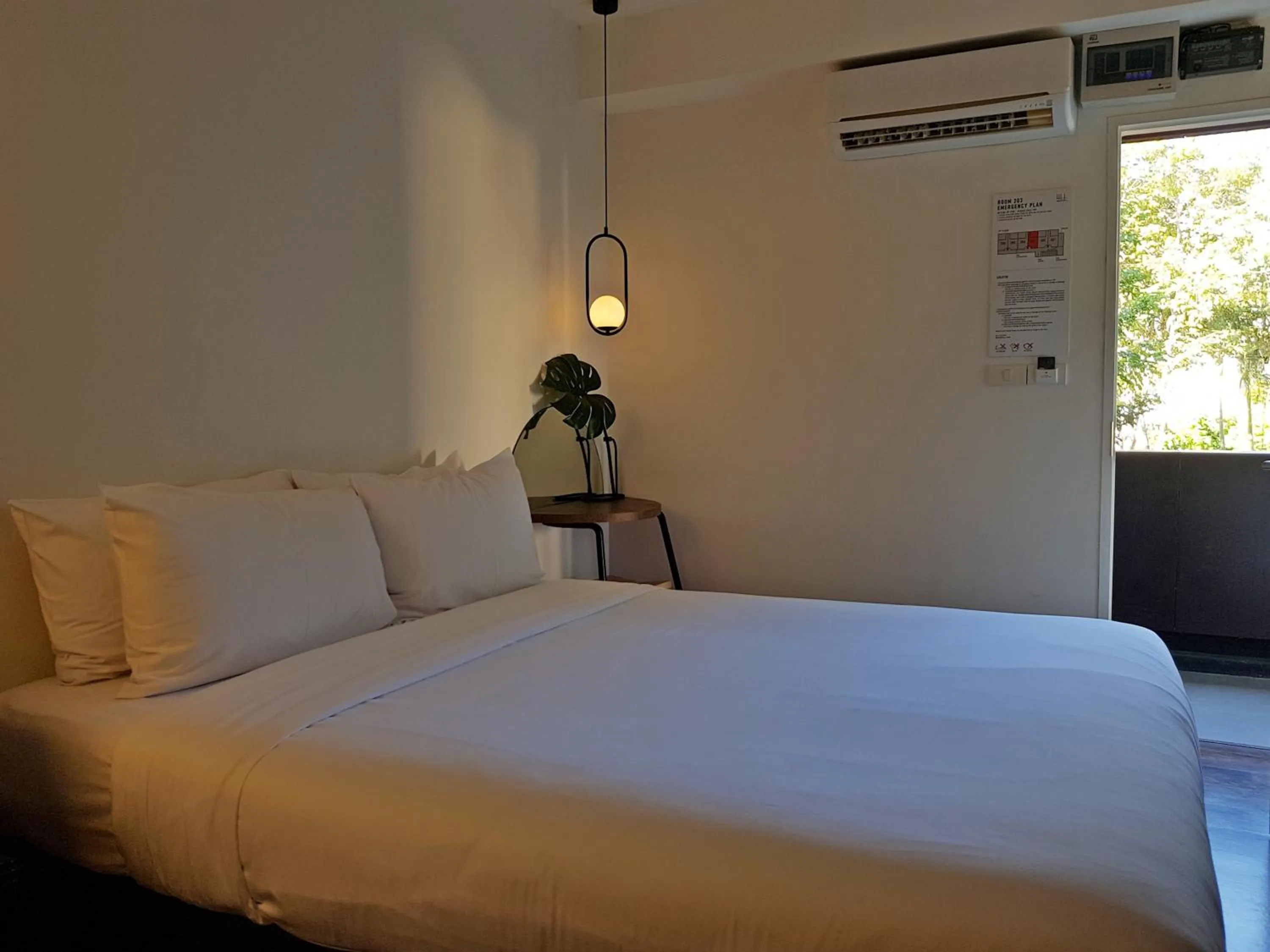 Bedroom, Bed in Wonderwall Hotel