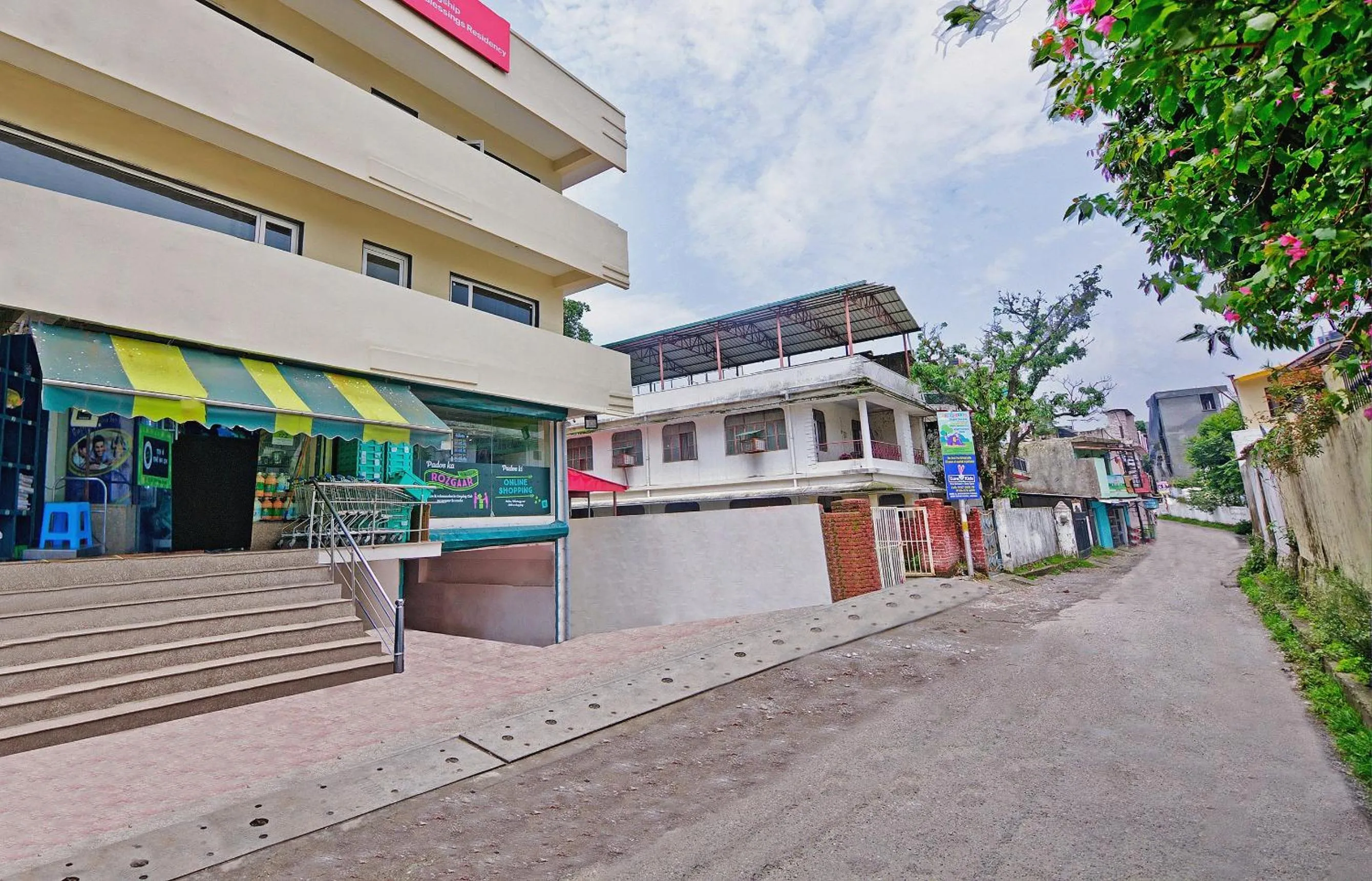 Facade/entrance in Super Hotel O Blessings Residency