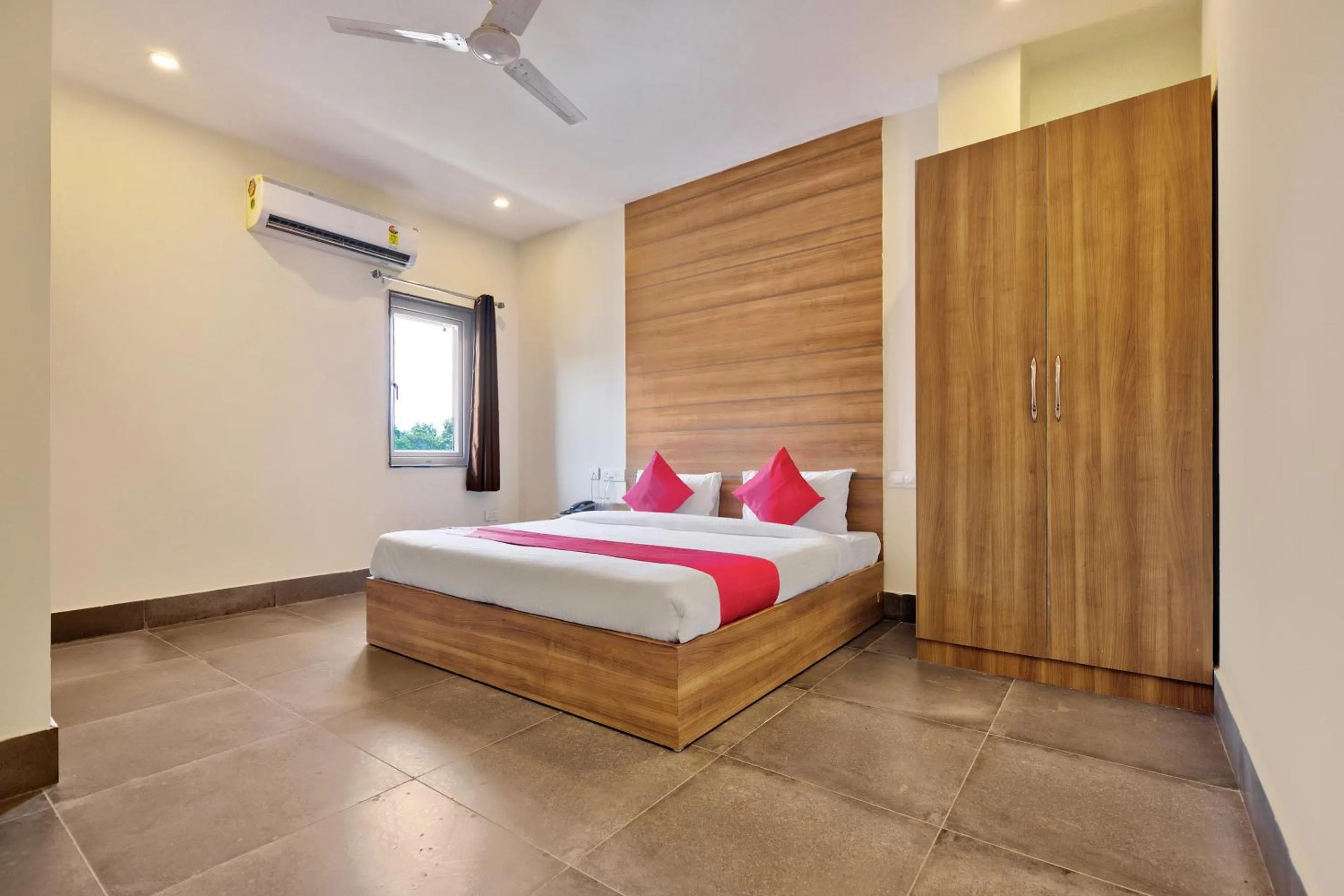 Bedroom, Bed in Super Hotel O Blessings Residency
